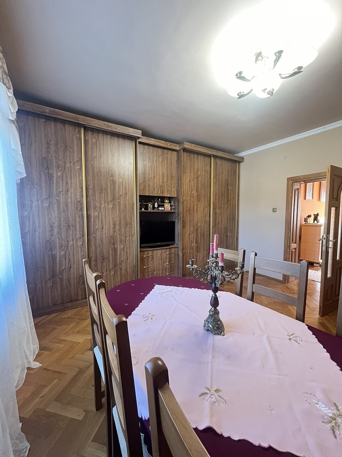 двухэтажный дом с гаражом, 400 кв. м, кирпич. Продажа в Ужгороде район Червеница фото 1 двухэтажный дом с гаражом, 400 кв. м, кирпич. Продажа в Ужгороде район Червеница фото 1