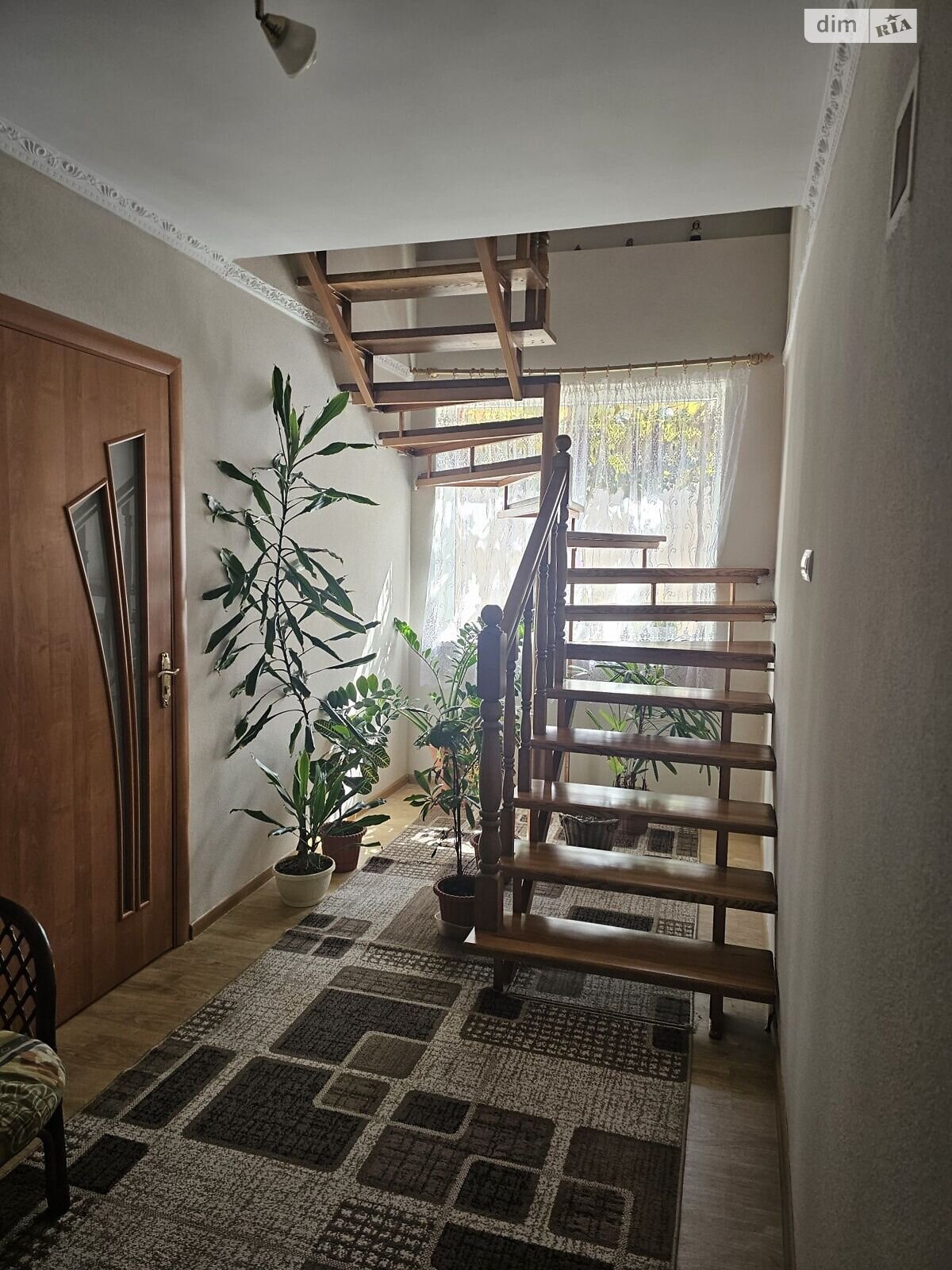 двоповерховий будинок з меблями, 234 кв. м, цегла. Продаж в Ужгороді, район Дравці фото 1 двоповерховий будинок з меблями, 234 кв. м, цегла. Продаж в Ужгороді, район Дравці фото 1