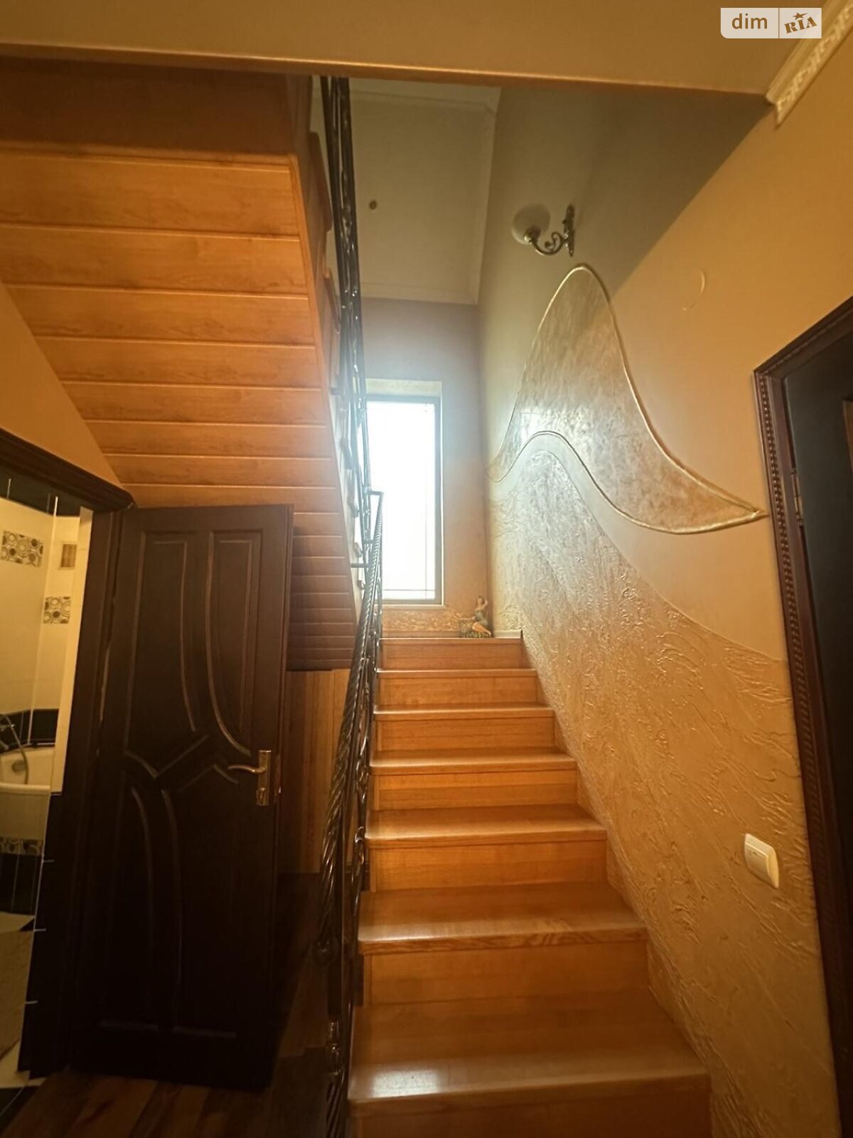 двоповерховий будинок, 216 кв. м, кирпич. Продаж в Ужгороді, район Горяни фото 1