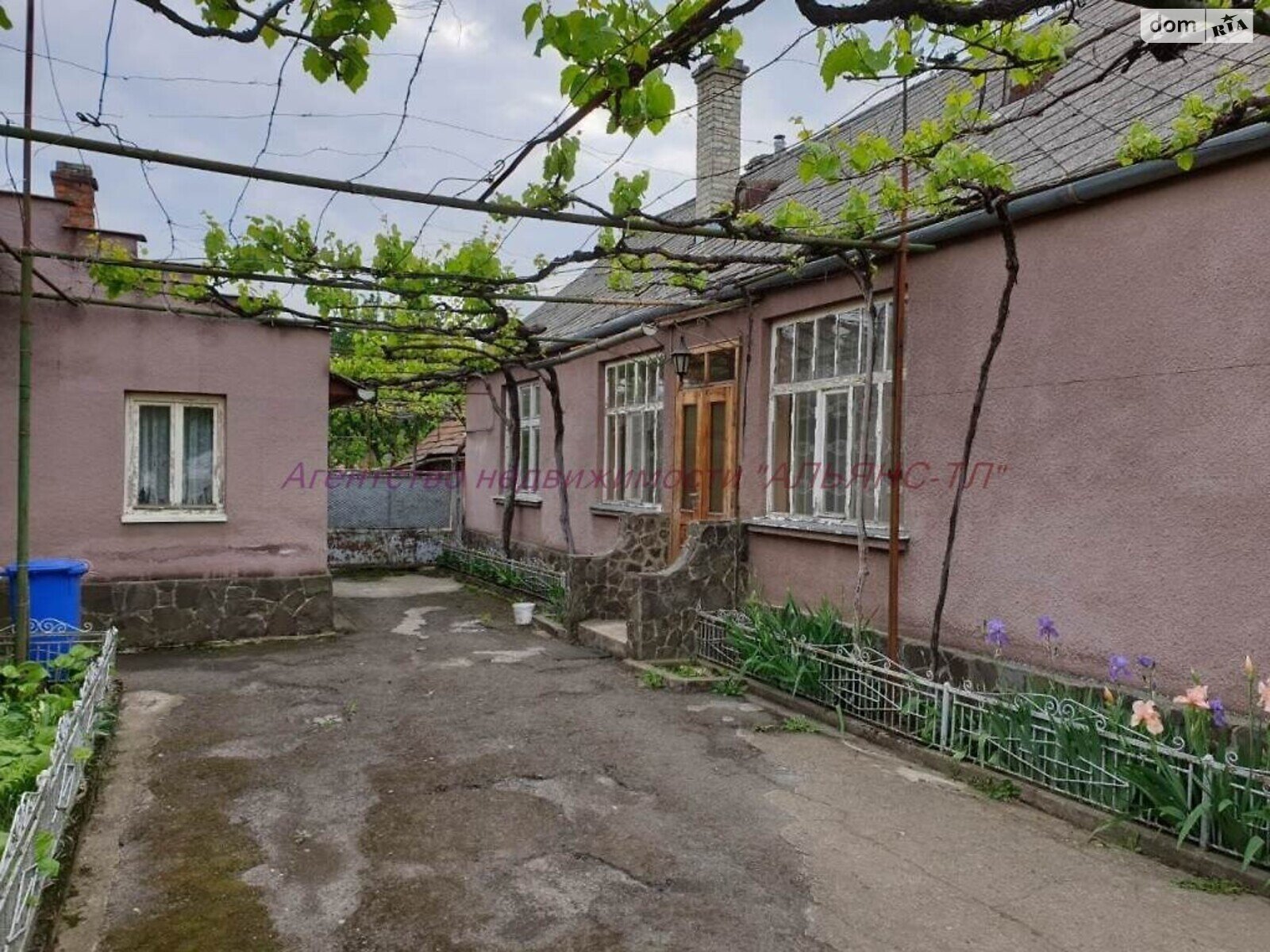 одноповерховий будинок веранда, 77 кв. м, цегла саманна. Продаж в Ужгороді, район Горяни фото 1