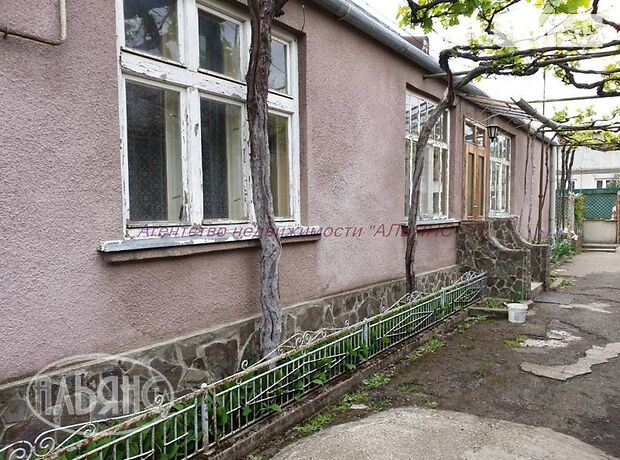 одноэтажный дом с садом, 77 кв. м, кирпич саманный. Продажа в Ужгороде район Горяны фото 1 одноэтажный дом с садом, 77 кв. м, кирпич саманный. Продажа в Ужгороде район Горяны фото 1