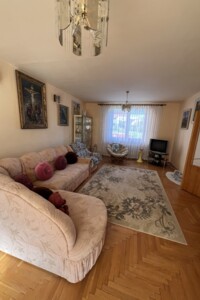 триповерховий будинок з мансардою, 276.9 кв. м, цегла. Продаж в Ужгороді, район Кальварія фото 2 триповерховий будинок з мансардою, 276.9 кв. м, цегла. Продаж в Ужгороді, район Кальварія фото 2