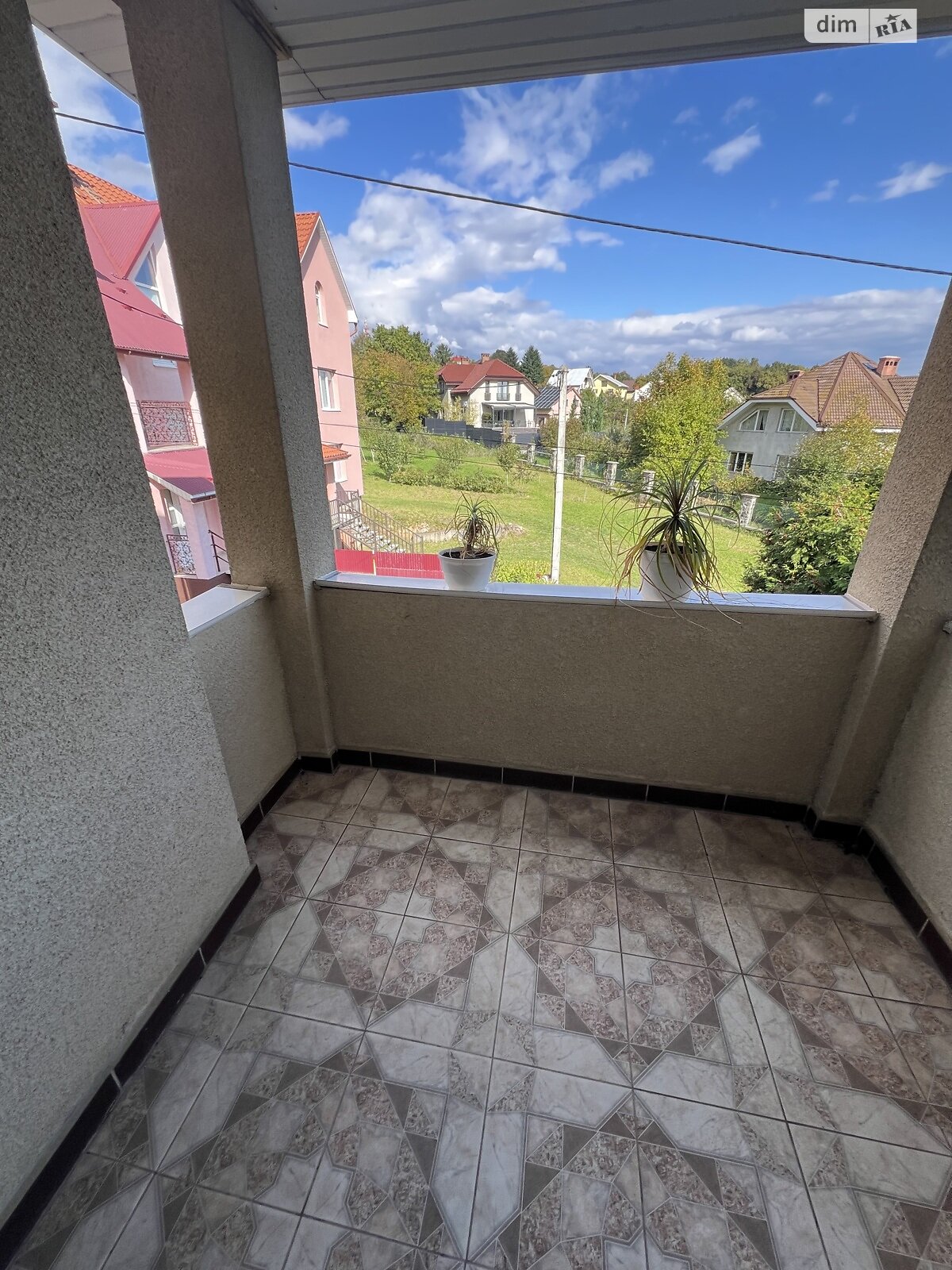 триповерховий будинок з мансардою, 276.9 кв. м, цегла. Продаж в Ужгороді, район Кальварія фото 1 триповерховий будинок з мансардою, 276.9 кв. м, цегла. Продаж в Ужгороді, район Кальварія фото 1