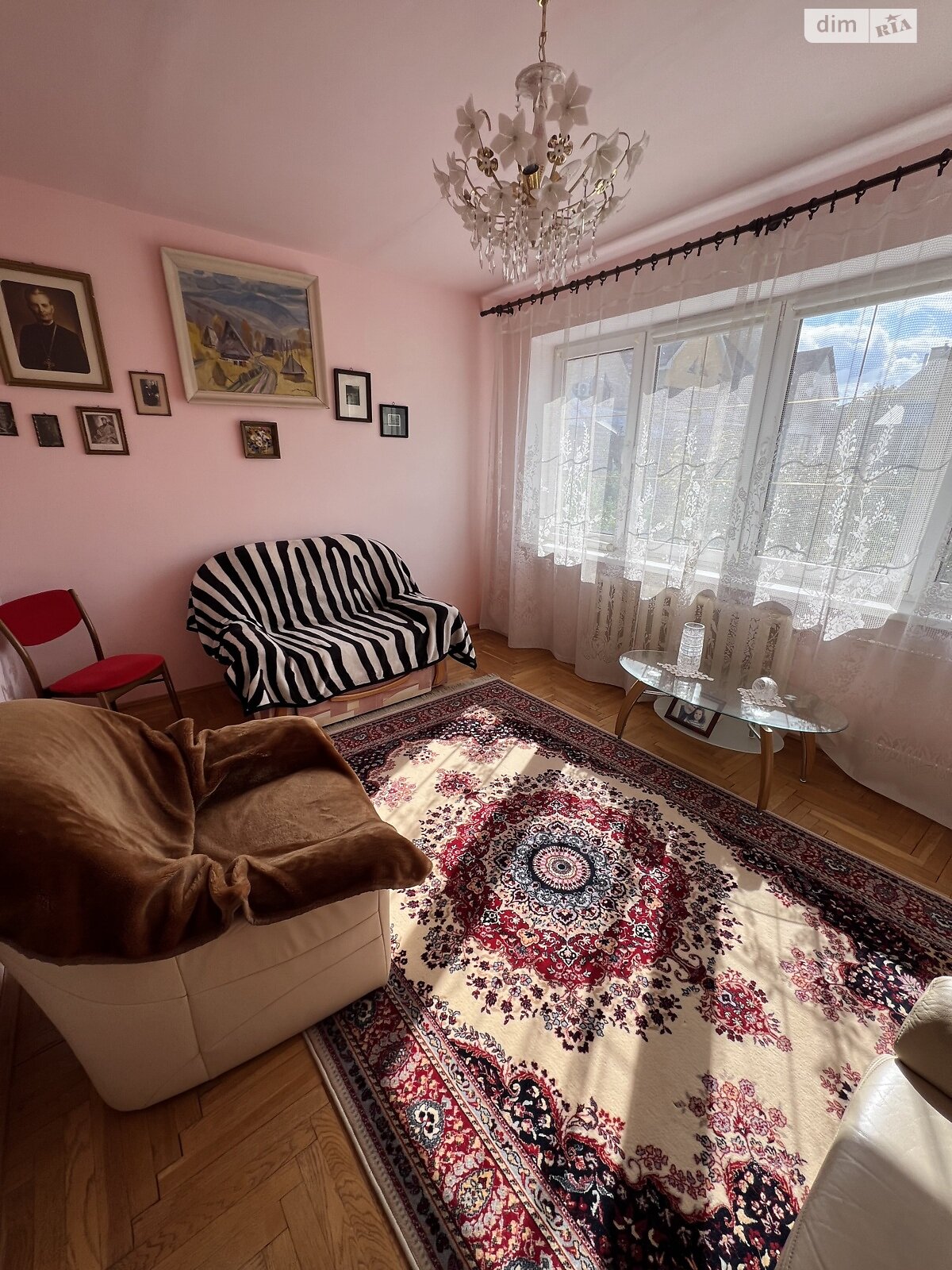 триповерховий будинок з мансардою, 276.9 кв. м, цегла. Продаж в Ужгороді, район Кальварія фото 1 триповерховий будинок з мансардою, 276.9 кв. м, цегла. Продаж в Ужгороді, район Кальварія фото 1