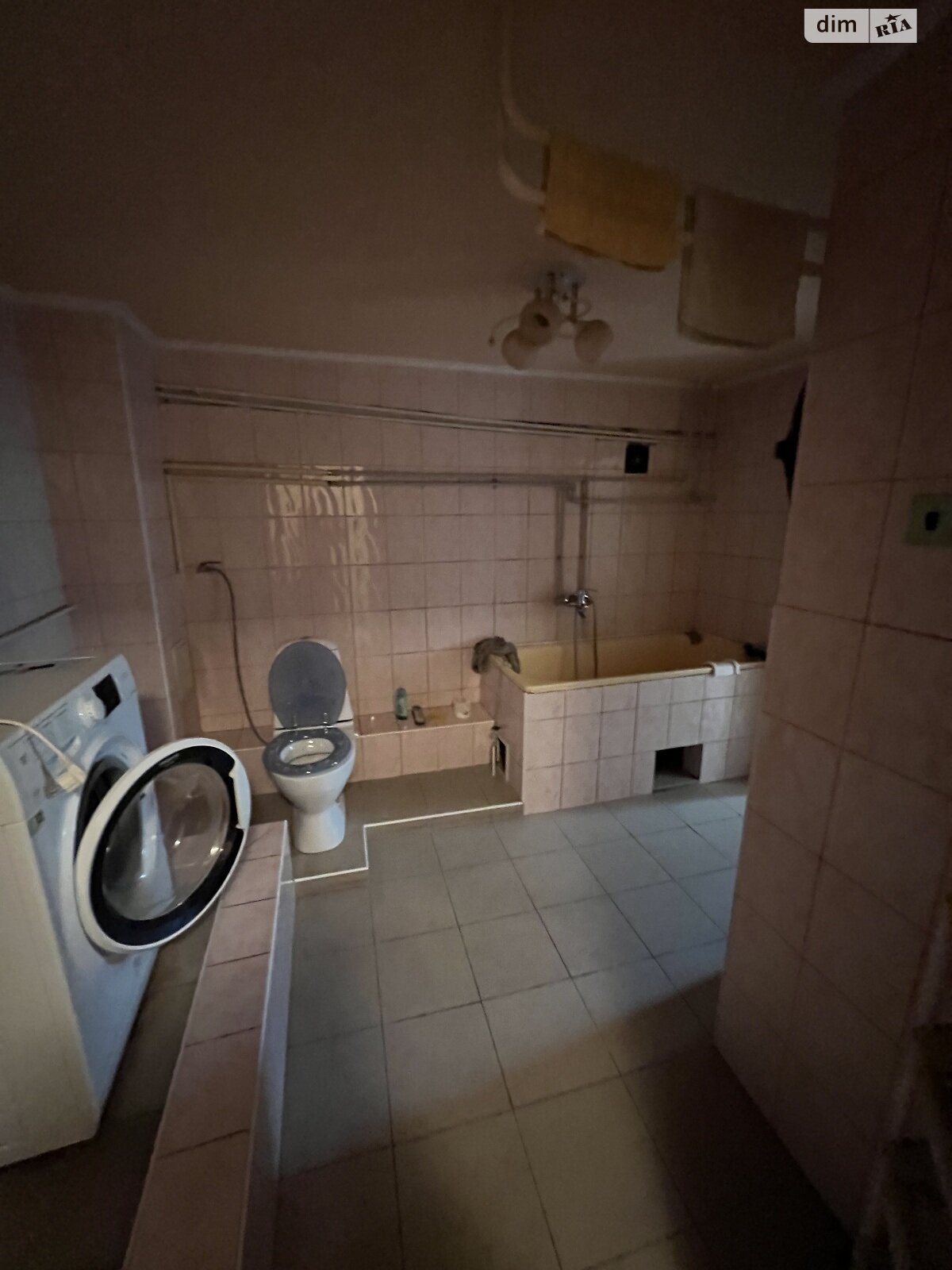 триповерховий будинок з мансардою, 276.9 кв. м, цегла. Продаж в Ужгороді, район Кальварія фото 1 триповерховий будинок з мансардою, 276.9 кв. м, цегла. Продаж в Ужгороді, район Кальварія фото 1