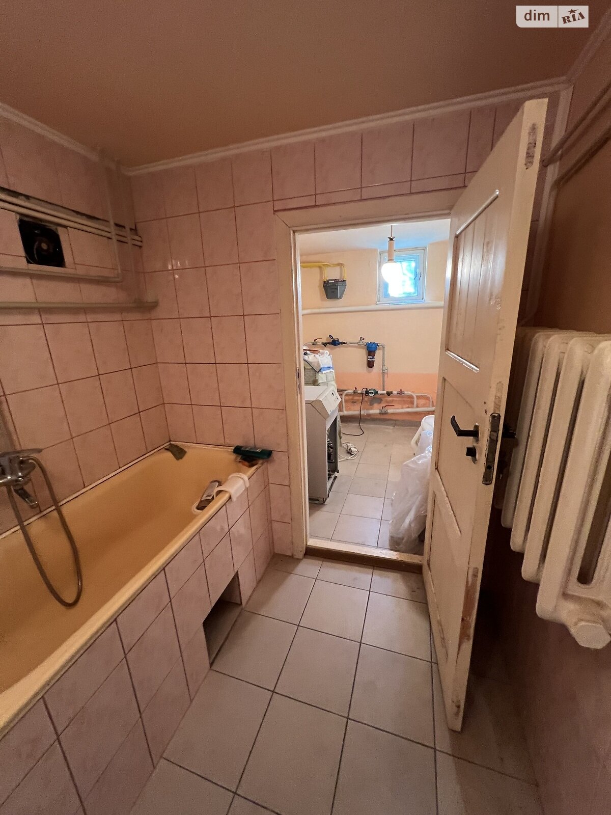 триповерховий будинок з мансардою, 276.9 кв. м, цегла. Продаж в Ужгороді, район Кальварія фото 1 триповерховий будинок з мансардою, 276.9 кв. м, цегла. Продаж в Ужгороді, район Кальварія фото 1