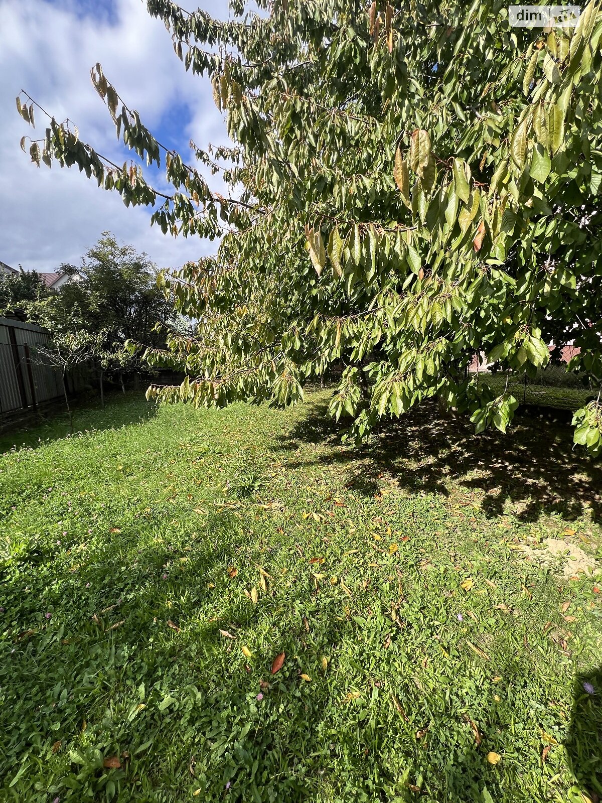 триповерховий будинок з мансардою, 276.9 кв. м, цегла. Продаж в Ужгороді, район Кальварія фото 1 триповерховий будинок з мансардою, 276.9 кв. м, цегла. Продаж в Ужгороді, район Кальварія фото 1