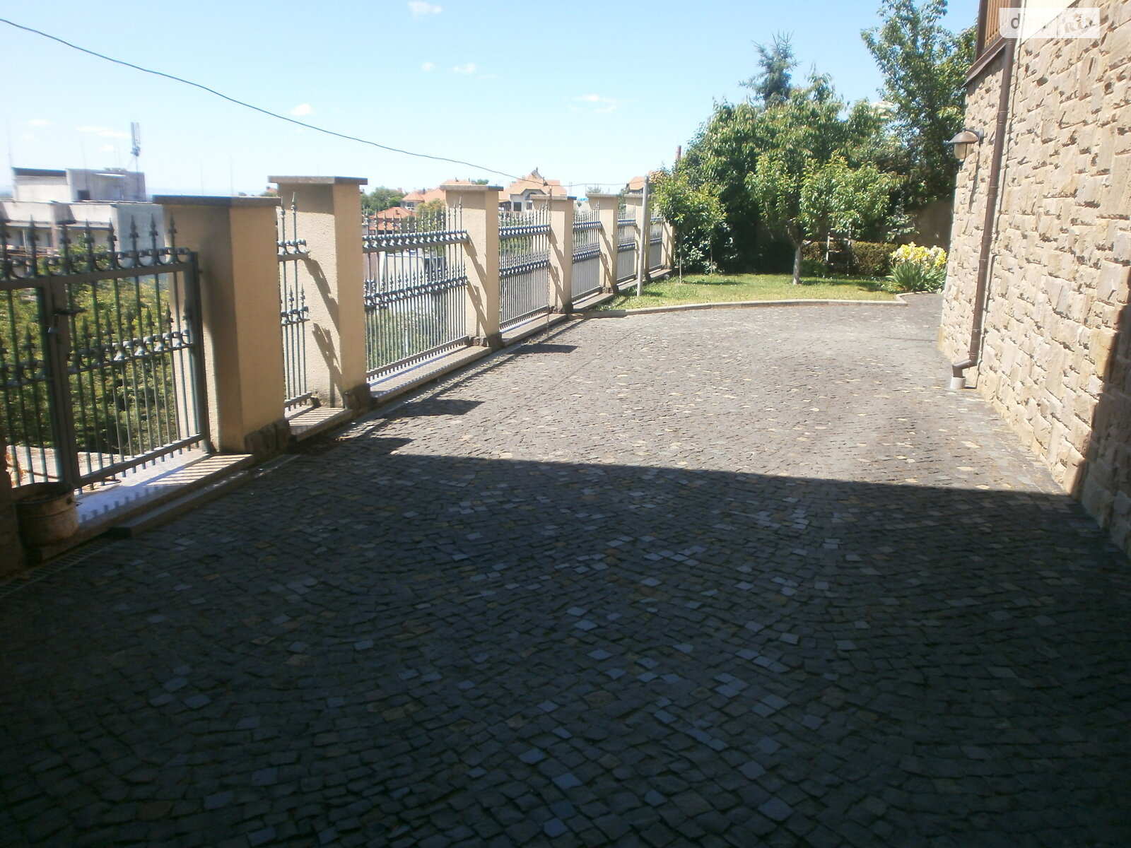 двоповерховий будинок, 467 кв. м, цегла. Продаж в Ужгороді, район Кальварія фото 1