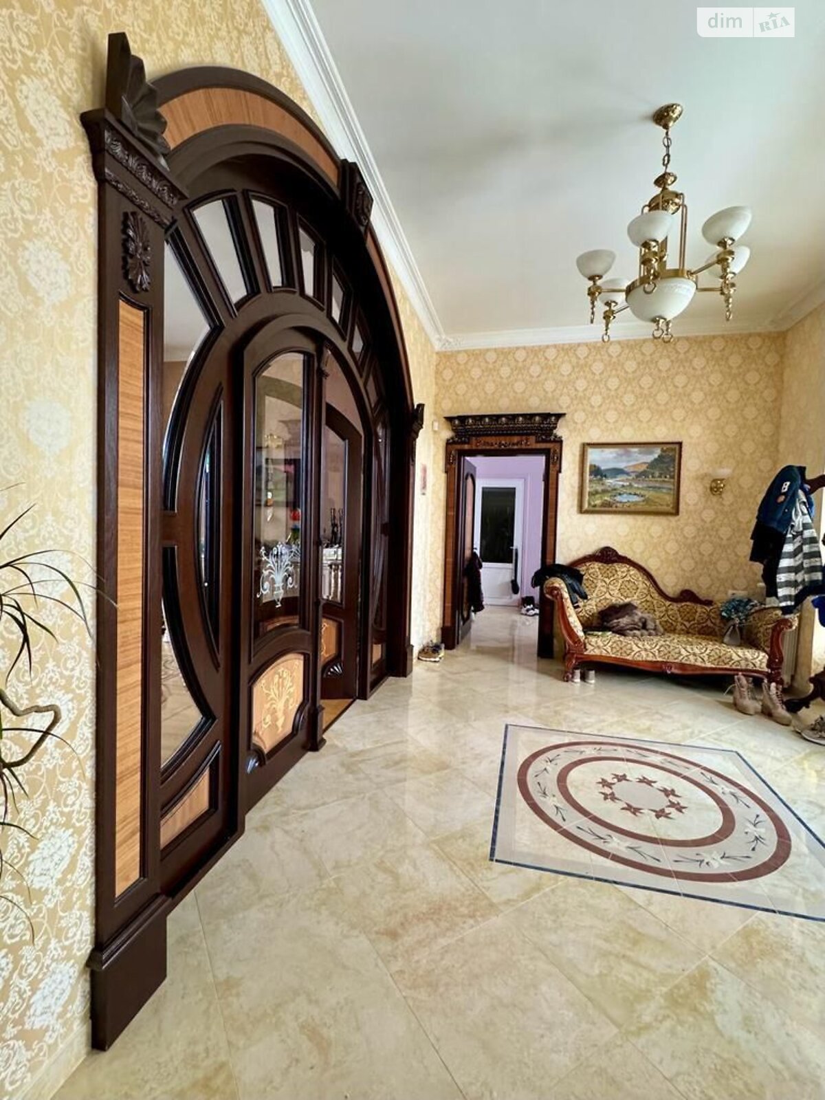 двоповерховий будинок з гаражем, 460 кв. м, цегла. Продаж в Ужгороді, район Кальварія фото 1