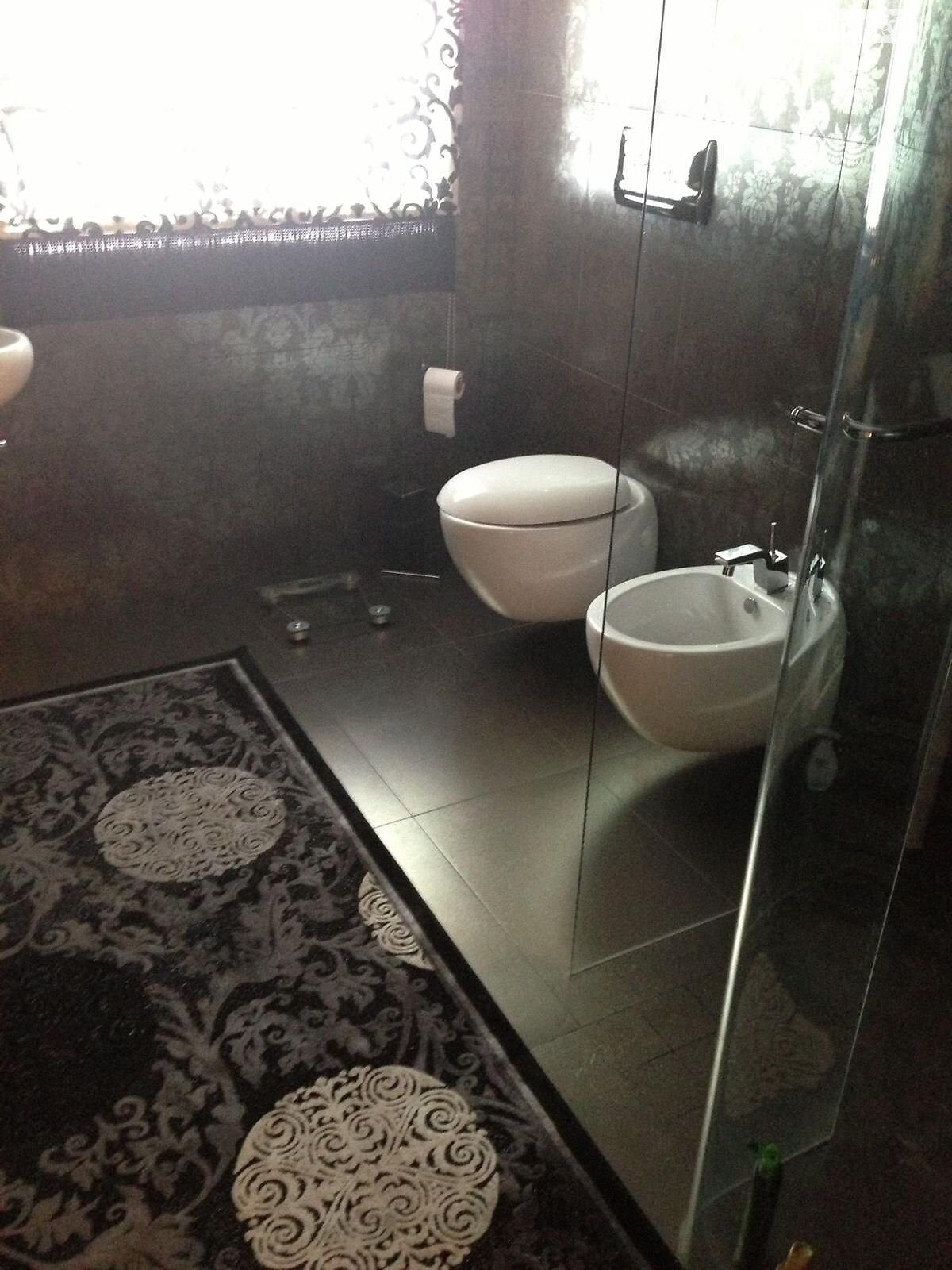 двоповерховий будинок з гаражем, 460 кв. м, цегла. Продаж в Ужгороді, район Кальварія фото 1