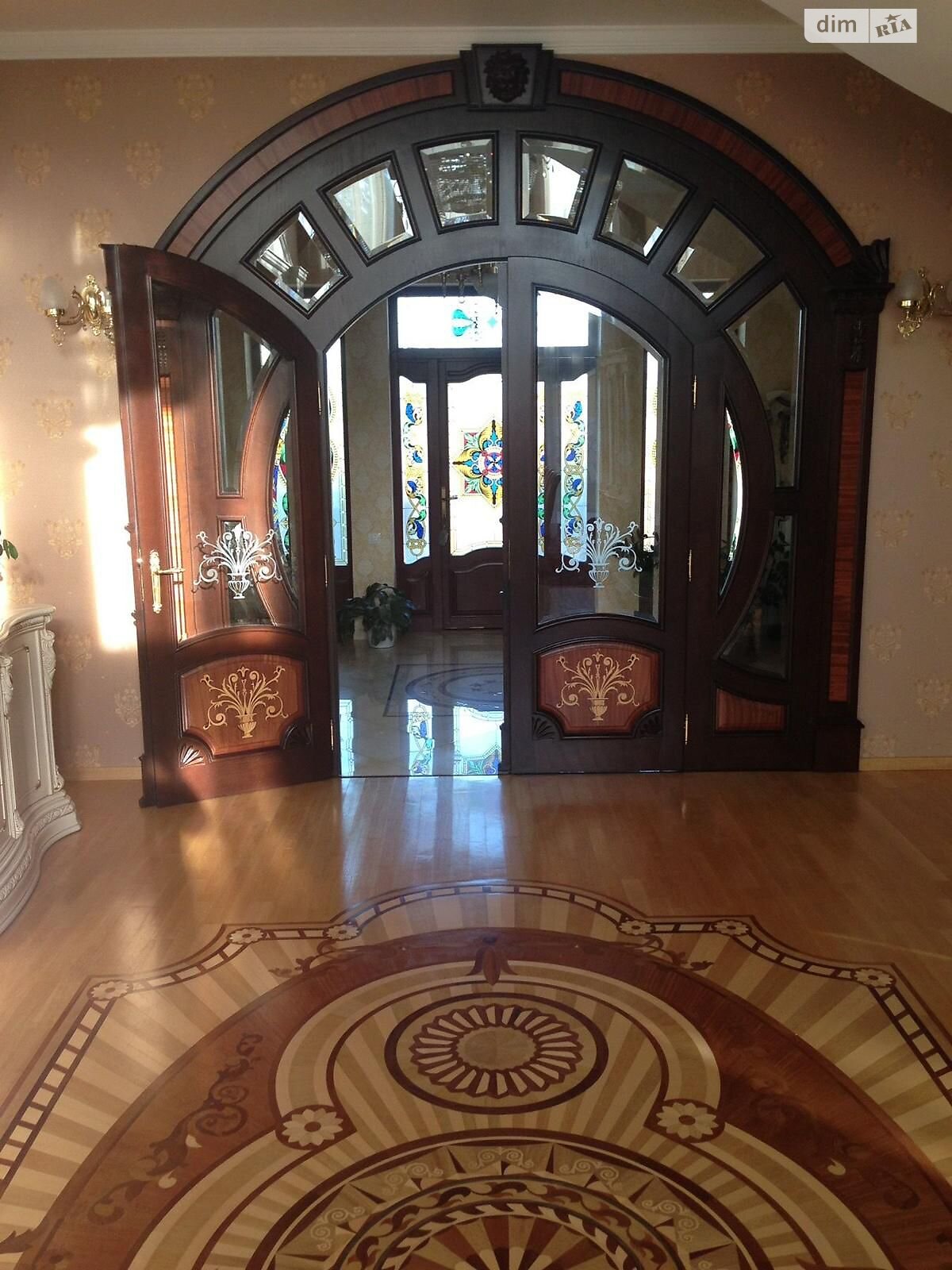 двоповерховий будинок з гаражем, 460 кв. м, цегла. Продаж в Ужгороді, район Кальварія фото 1