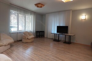 двухэтажный дом с балконом, 392.3 кв. м, кирпич. Продажа в Ужгороде фото 2