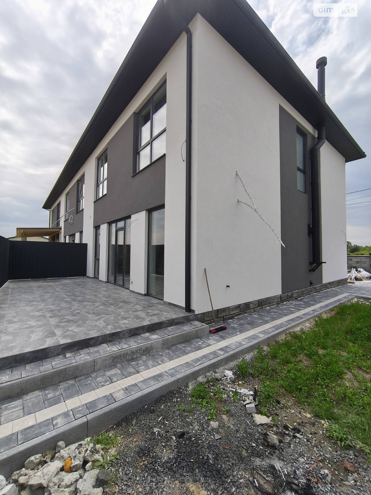 двоповерховий будинок з балконом, 145 кв. м, цегла. Продаж у Ужгороді фото 1 двоповерховий будинок з балконом, 145 кв. м, цегла. Продаж у Ужгороді фото 1