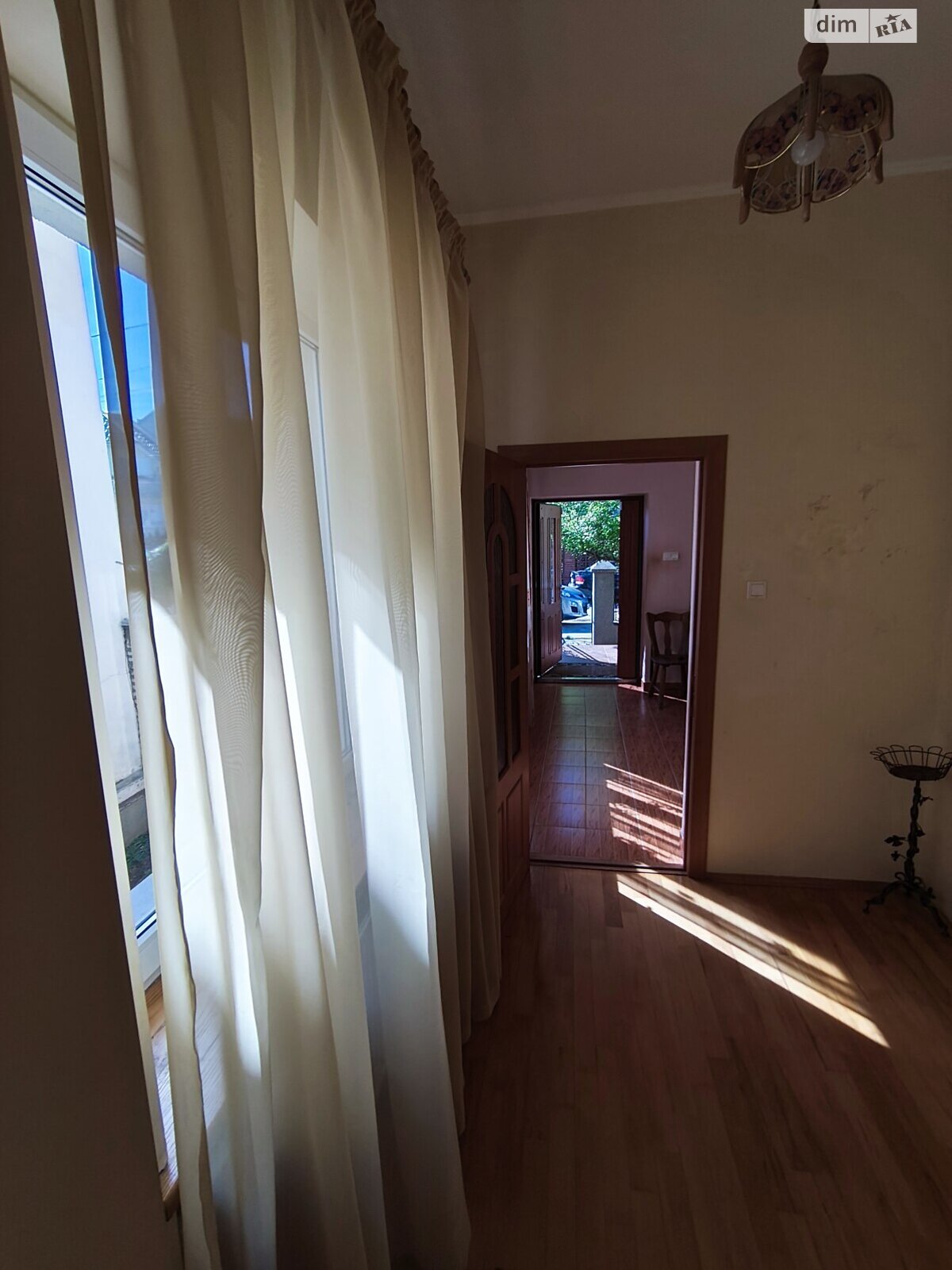 трехэтажный дом с гаражом, 485.2 кв. м, кирпич. Продажа в Ужгороде фото 1 трехэтажный дом с гаражом, 485.2 кв. м, кирпич. Продажа в Ужгороде фото 1
