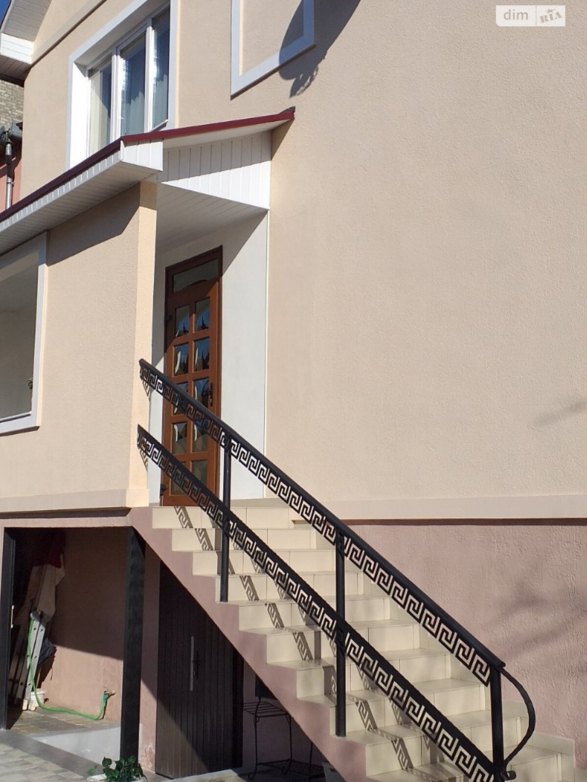 двухэтажный дом с балконом, 295 кв. м, кирпич. Продажа в Ужгороде район Компотный фото 1