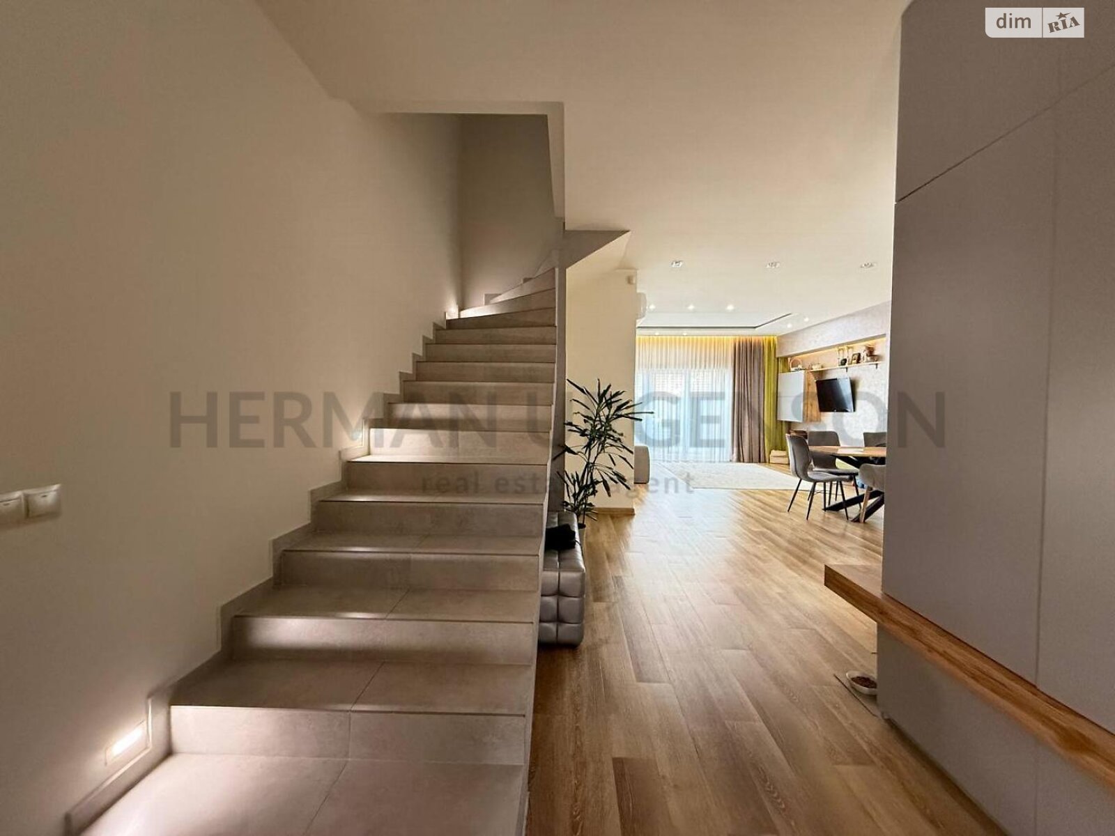 двоповерховий будинок з балконом, 125 кв. м, кирпич. Продаж в Ужгороді, район Компотний фото 1 двоповерховий будинок з балконом, 125 кв. м, кирпич. Продаж в Ужгороді, район Компотний фото 1