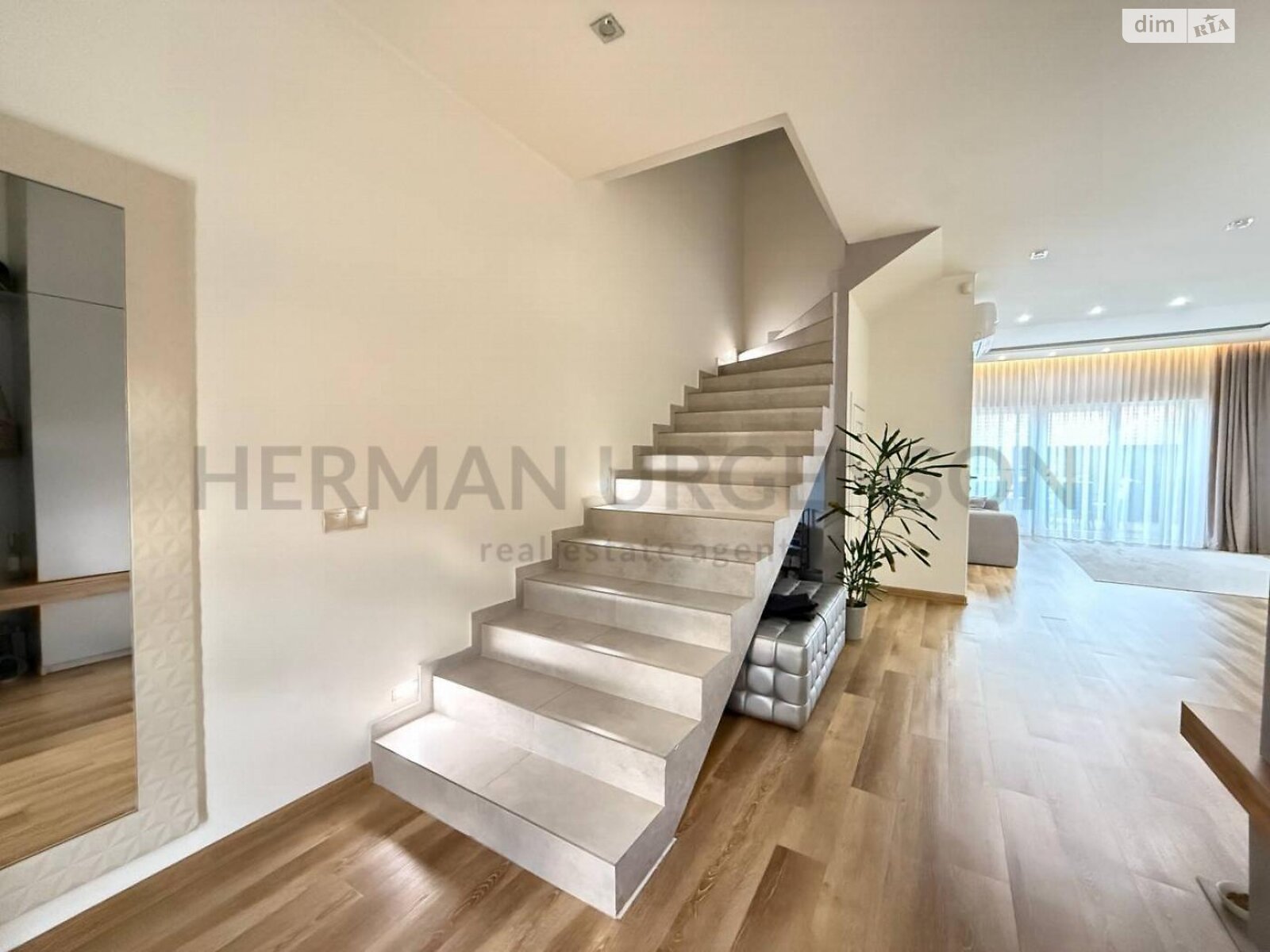 двоповерховий будинок з балконом, 125 кв. м, кирпич. Продаж в Ужгороді, район Компотний фото 1 двоповерховий будинок з балконом, 125 кв. м, кирпич. Продаж в Ужгороді, район Компотний фото 1