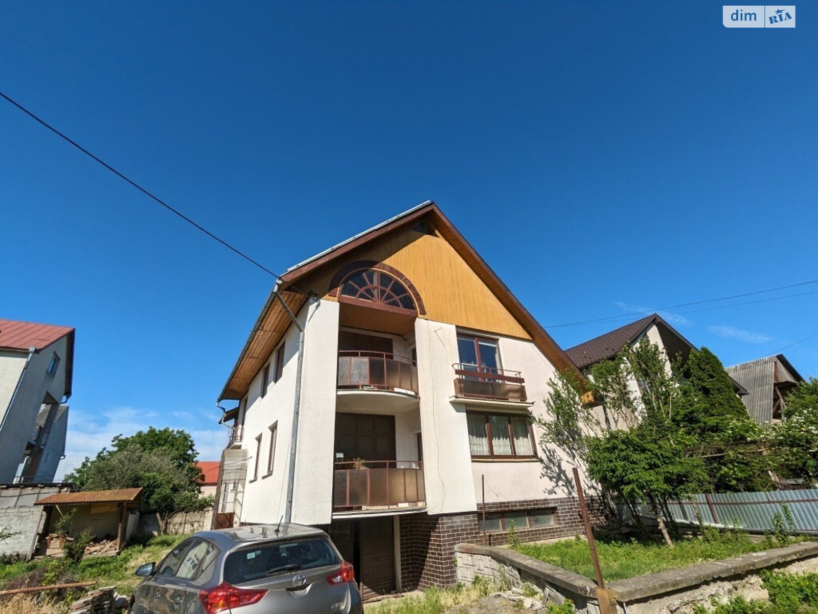 двухэтажный дом с балконом, 404.5 кв. м, кирпич. Продажа в Ужгороде район Компотный фото 1
