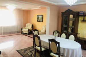двухэтажный дом с гаражом, 262.5 кв. м, кирпич. Продажа в Ужгороде район Компотный фото 2