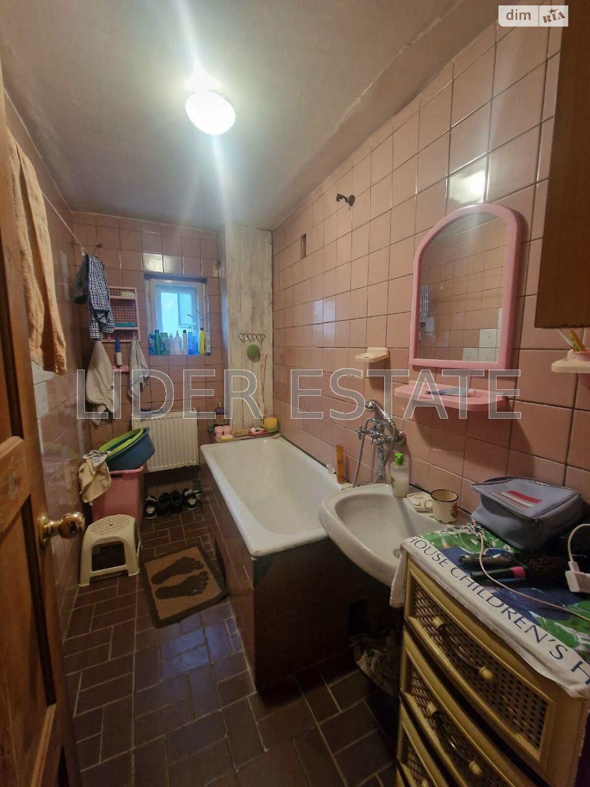 триповерховий будинок бесідка, 170 кв. м, кирпич. Продаж в Ужгороді, район Компотний фото 1 триповерховий будинок бесідка, 170 кв. м, кирпич. Продаж в Ужгороді, район Компотний фото 1