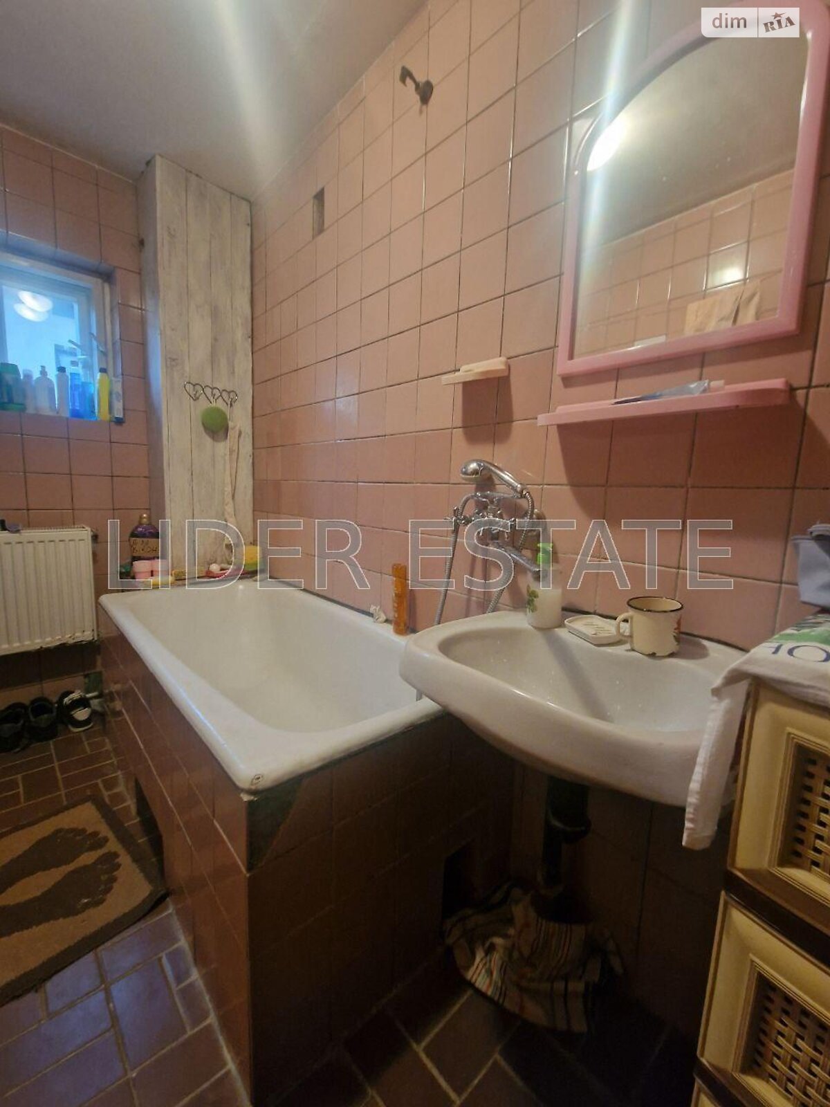 триповерховий будинок бесідка, 170 кв. м, кирпич. Продаж в Ужгороді, район Компотний фото 1 триповерховий будинок бесідка, 170 кв. м, кирпич. Продаж в Ужгороді, район Компотний фото 1