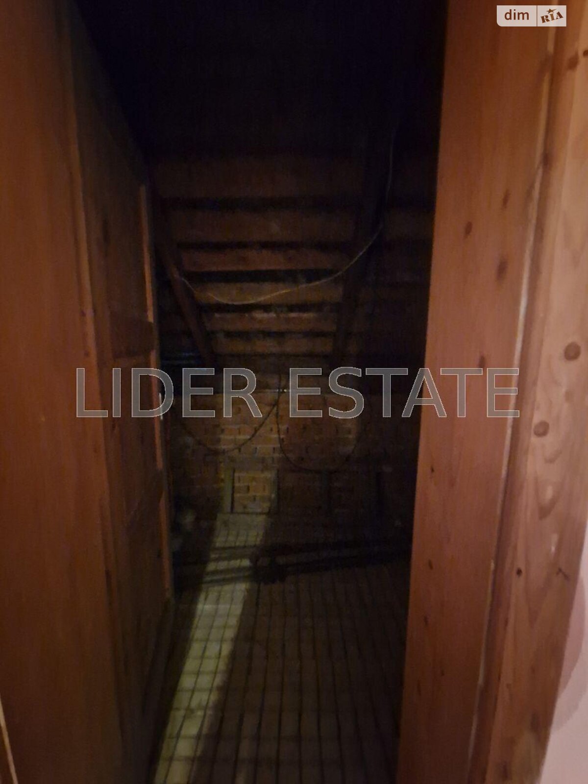 триповерховий будинок бесідка, 170 кв. м, кирпич. Продаж в Ужгороді, район Компотний фото 1 триповерховий будинок бесідка, 170 кв. м, кирпич. Продаж в Ужгороді, район Компотний фото 1