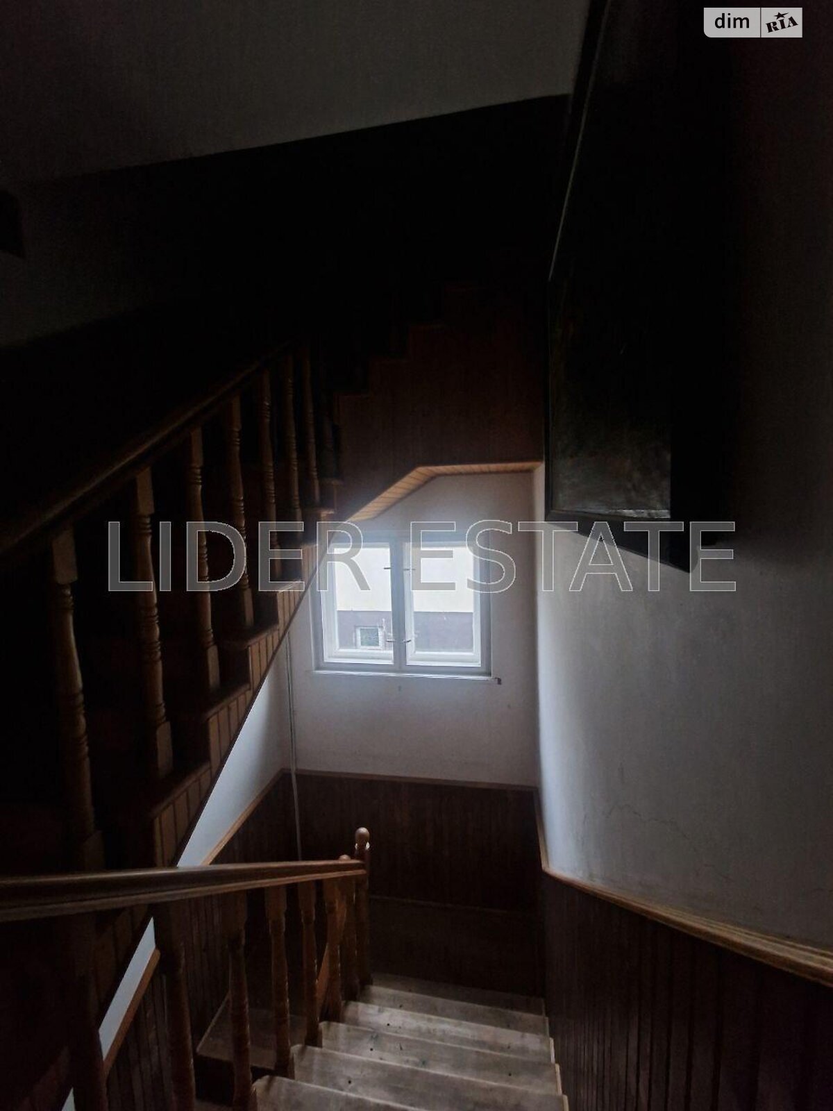 триповерховий будинок бесідка, 170 кв. м, кирпич. Продаж в Ужгороді, район Компотний фото 1 триповерховий будинок бесідка, 170 кв. м, кирпич. Продаж в Ужгороді, район Компотний фото 1