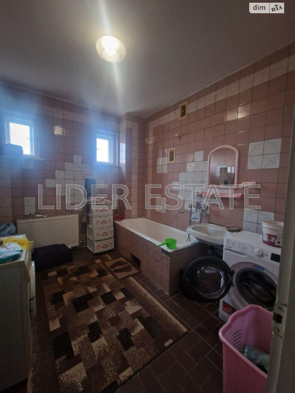 триповерховий будинок бесідка, 170 кв. м, кирпич. Продаж в Ужгороді, район Компотний фото 1 триповерховий будинок бесідка, 170 кв. м, кирпич. Продаж в Ужгороді, район Компотний фото 1
