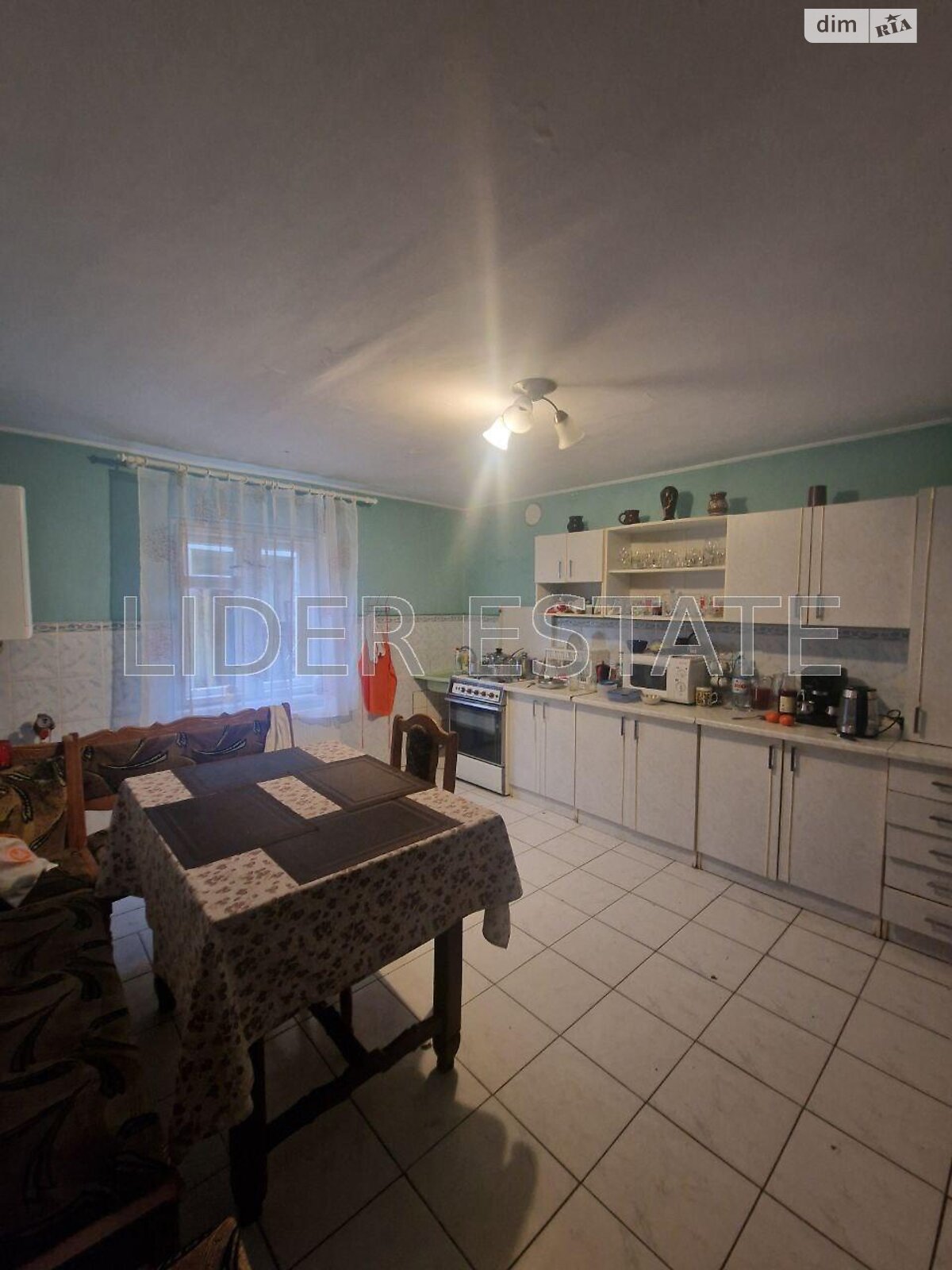 триповерховий будинок бесідка, 170 кв. м, кирпич. Продаж в Ужгороді, район Компотний фото 1 триповерховий будинок бесідка, 170 кв. м, кирпич. Продаж в Ужгороді, район Компотний фото 1