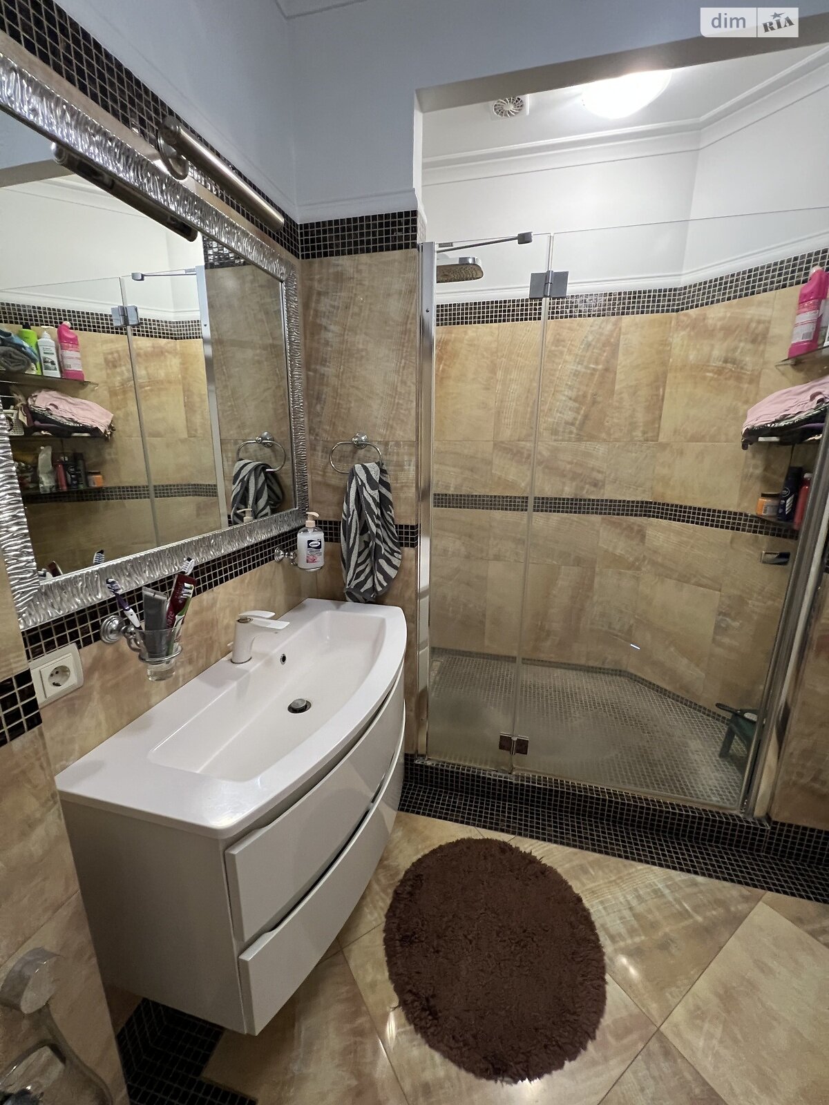 двоповерховий будинок з опаленням, 245 кв. м, цегла. Продаж в Ужгороді, район Компотний фото 1 двоповерховий будинок з опаленням, 245 кв. м, цегла. Продаж в Ужгороді, район Компотний фото 1