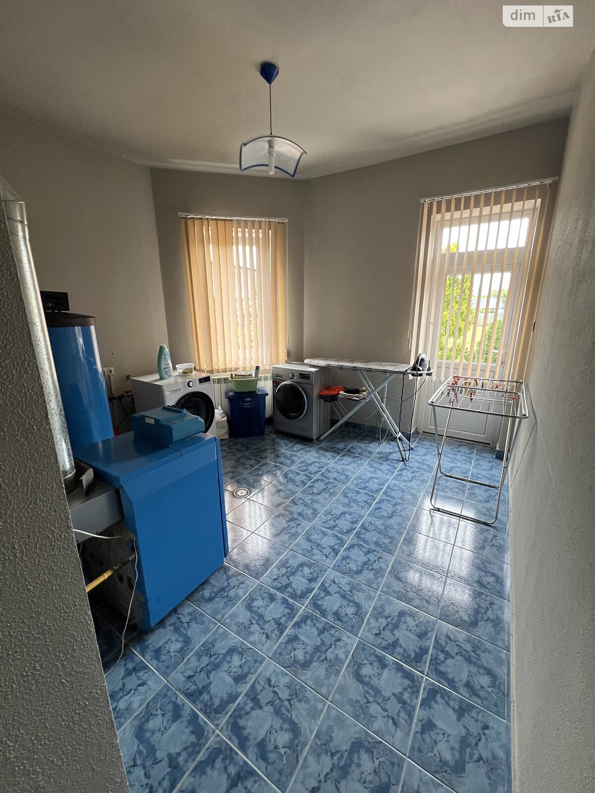 двоповерховий будинок з опаленням, 245 кв. м, цегла. Продаж в Ужгороді, район Компотний фото 1 двоповерховий будинок з опаленням, 245 кв. м, цегла. Продаж в Ужгороді, район Компотний фото 1