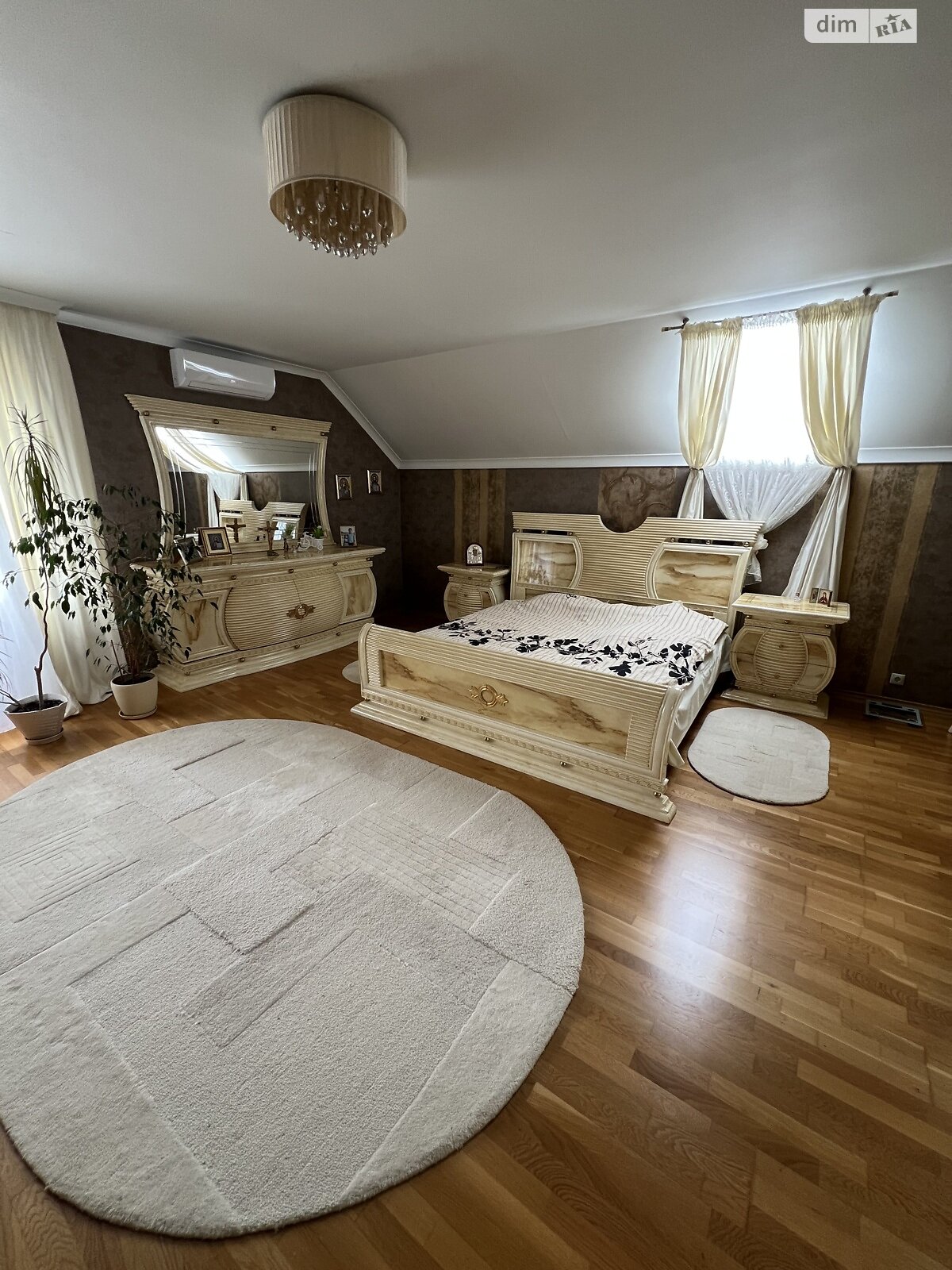 двоповерховий будинок з опаленням, 245 кв. м, цегла. Продаж в Ужгороді, район Компотний фото 1 двоповерховий будинок з опаленням, 245 кв. м, цегла. Продаж в Ужгороді, район Компотний фото 1