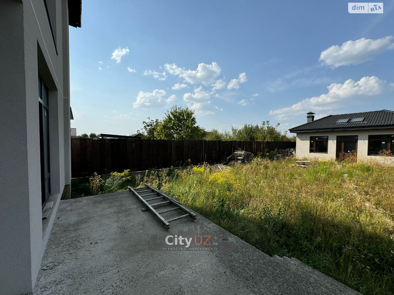 двухэтажный дом с гаражом, 180 кв. м, кирпич. Продажа в Ужгороде фото 1 двухэтажный дом с гаражом, 180 кв. м, кирпич. Продажа в Ужгороде фото 1
