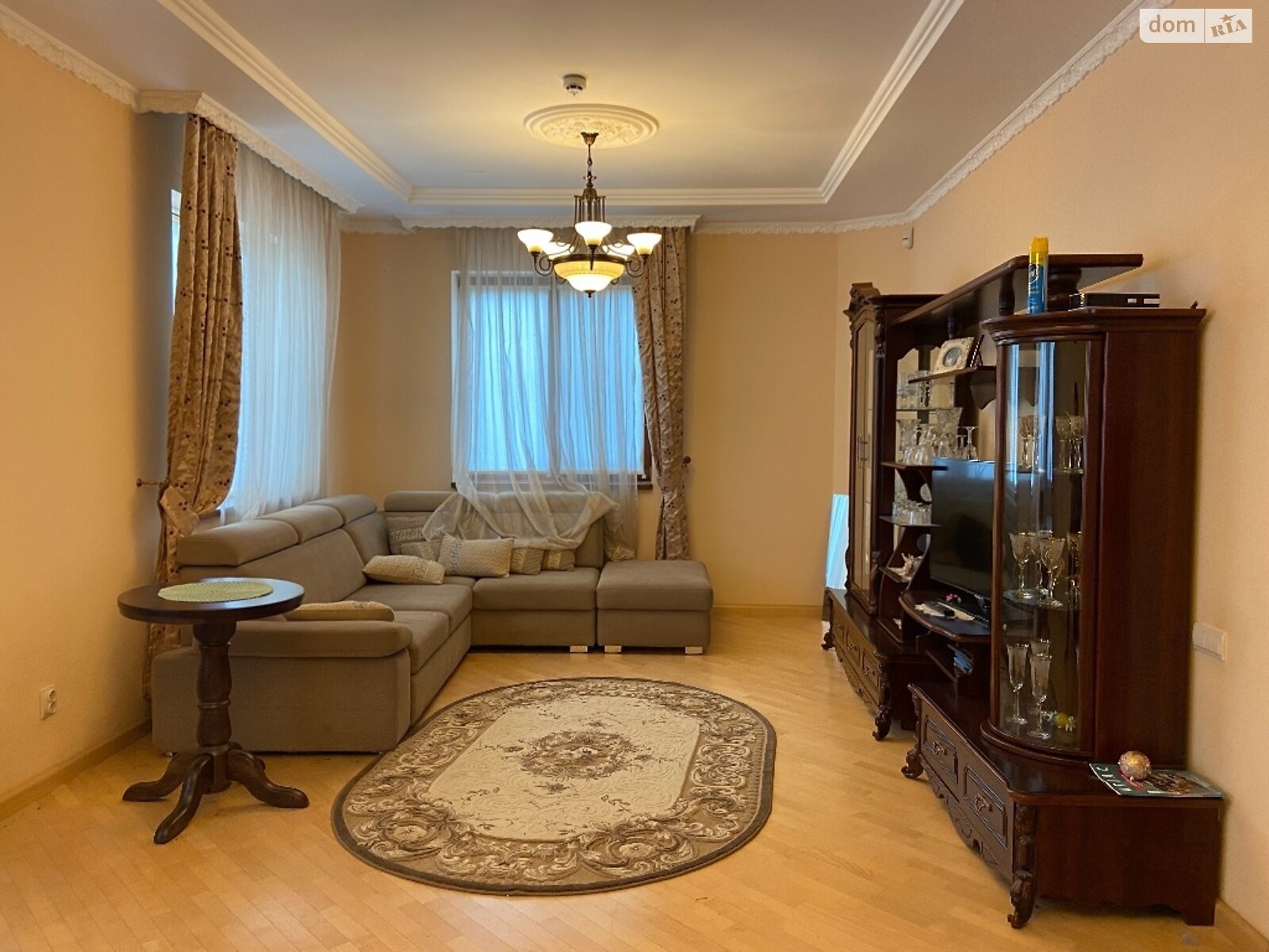 двухэтажный дом с ремонтом, 222 кв. м, кирпич. Продажа в Корытняны фото 1