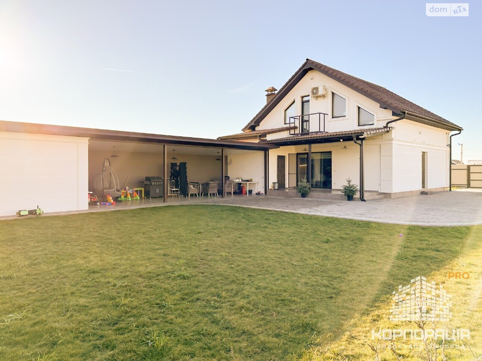 двухэтажный дом с ремонтом, 170 кв. м, кирпич. Продажа в Минае фото 1