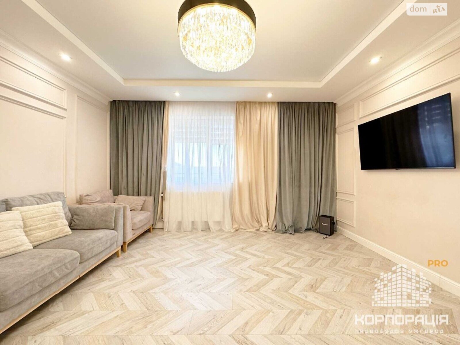 двухэтажный дом с ремонтом, 170 кв. м, кирпич. Продажа в Минае фото 1