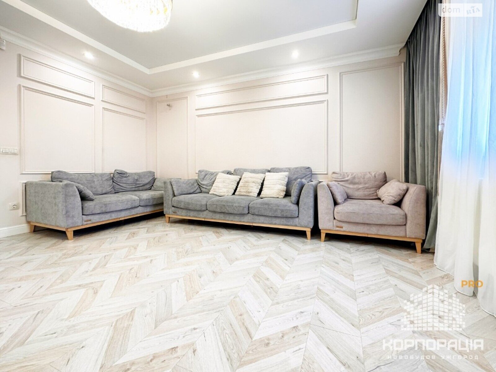 двухэтажный дом с ремонтом, 170 кв. м, кирпич. Продажа в Минае фото 1