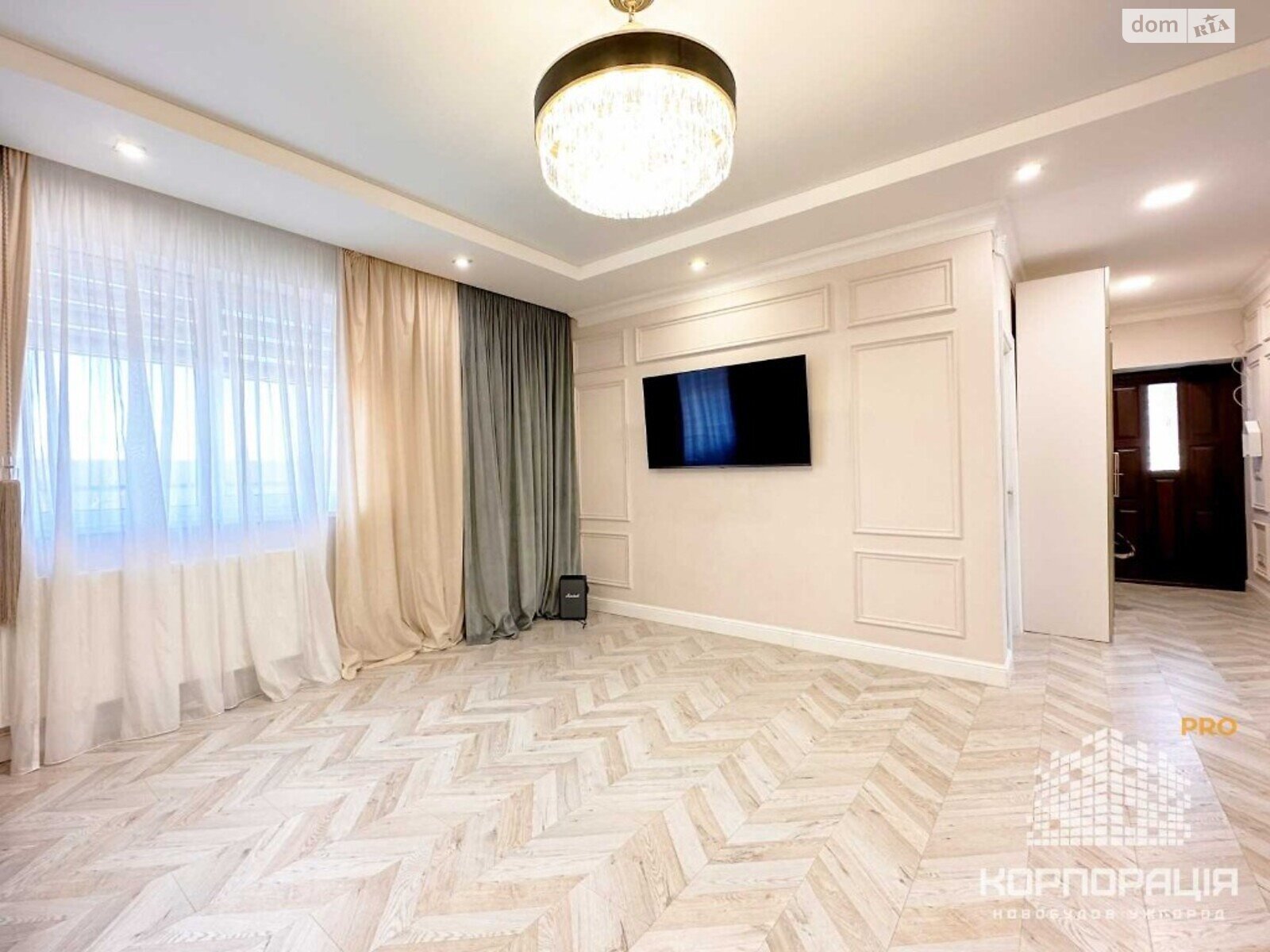 двухэтажный дом с ремонтом, 170 кв. м, кирпич. Продажа в Минае фото 1