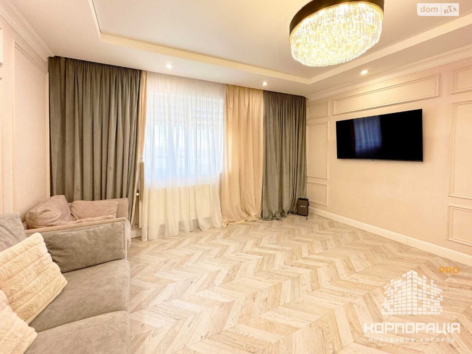 двухэтажный дом с ремонтом, 170 кв. м, кирпич. Продажа в Минае фото 1