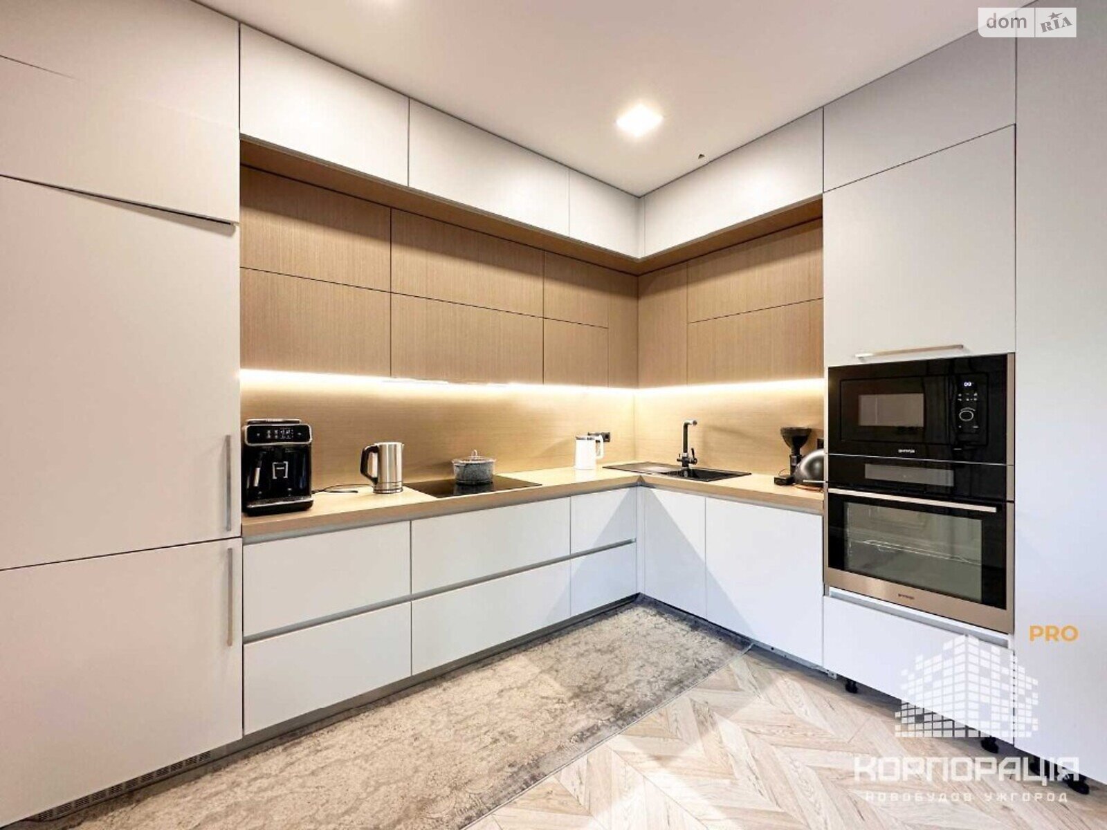 двухэтажный дом с ремонтом, 170 кв. м, кирпич. Продажа в Минае фото 1