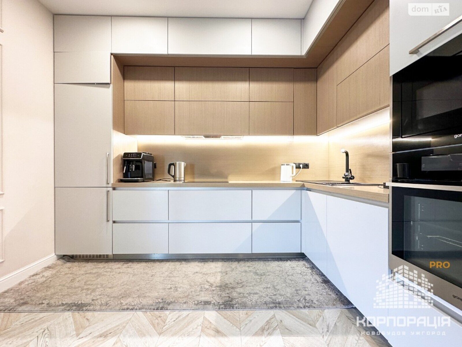 двухэтажный дом с ремонтом, 170 кв. м, кирпич. Продажа в Минае фото 1