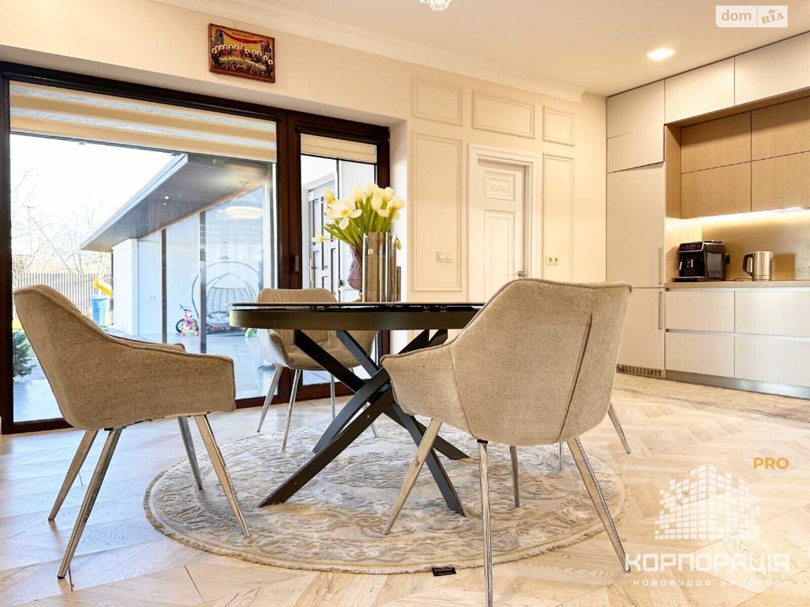 двухэтажный дом с ремонтом, 170 кв. м, кирпич. Продажа в Минае фото 1