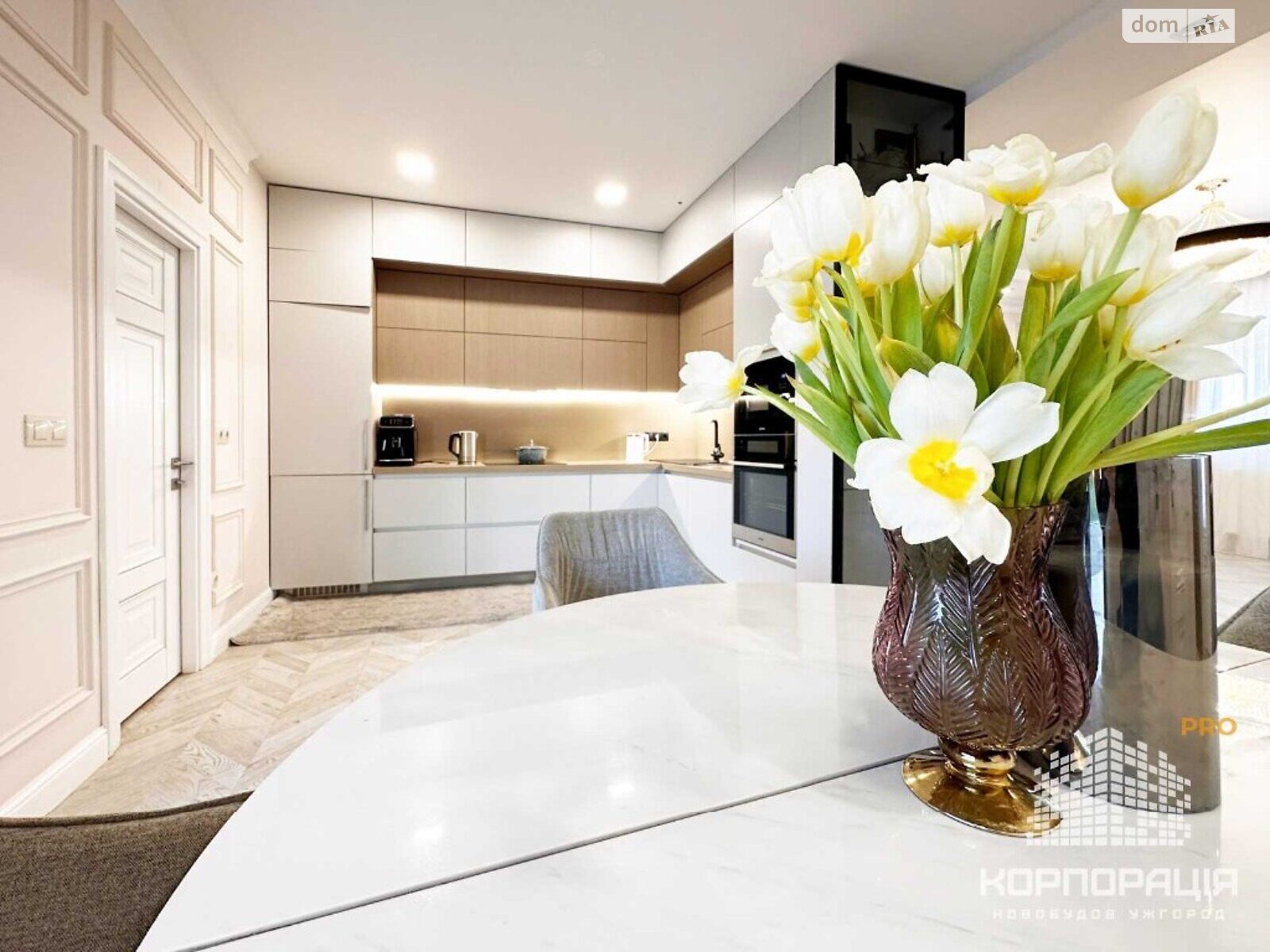 двухэтажный дом с ремонтом, 170 кв. м, кирпич. Продажа в Минае фото 1