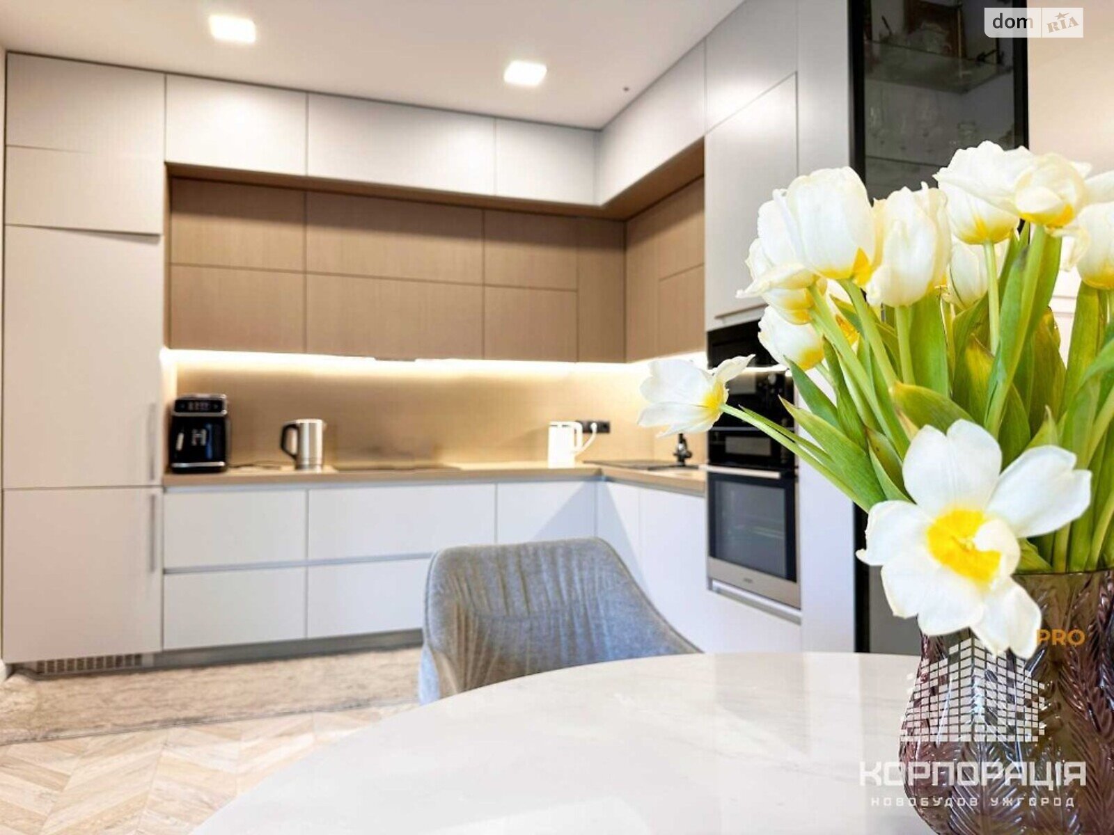 двухэтажный дом с ремонтом, 170 кв. м, кирпич. Продажа в Минае фото 1