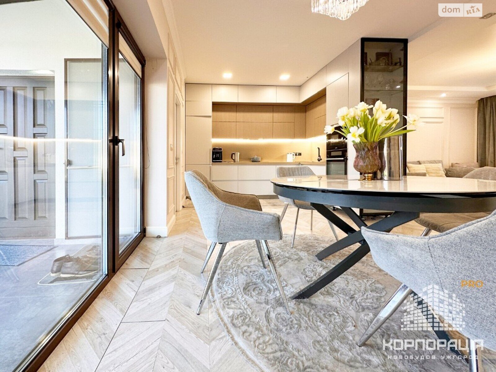 двухэтажный дом с ремонтом, 170 кв. м, кирпич. Продажа в Минае фото 1