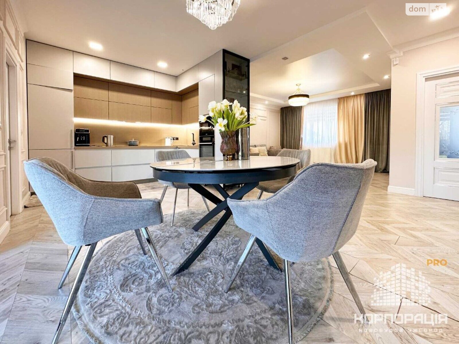 двухэтажный дом с ремонтом, 170 кв. м, кирпич. Продажа в Минае фото 1