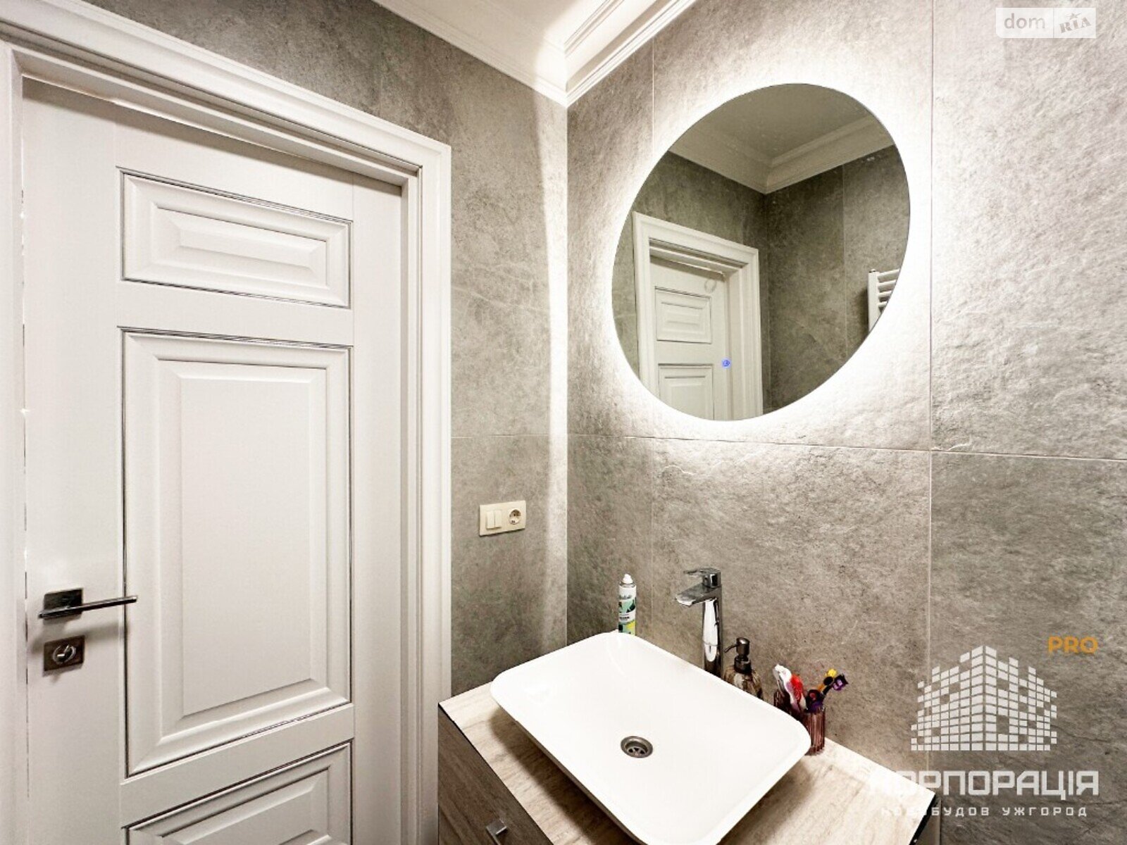 двухэтажный дом с ремонтом, 170 кв. м, кирпич. Продажа в Минае фото 1