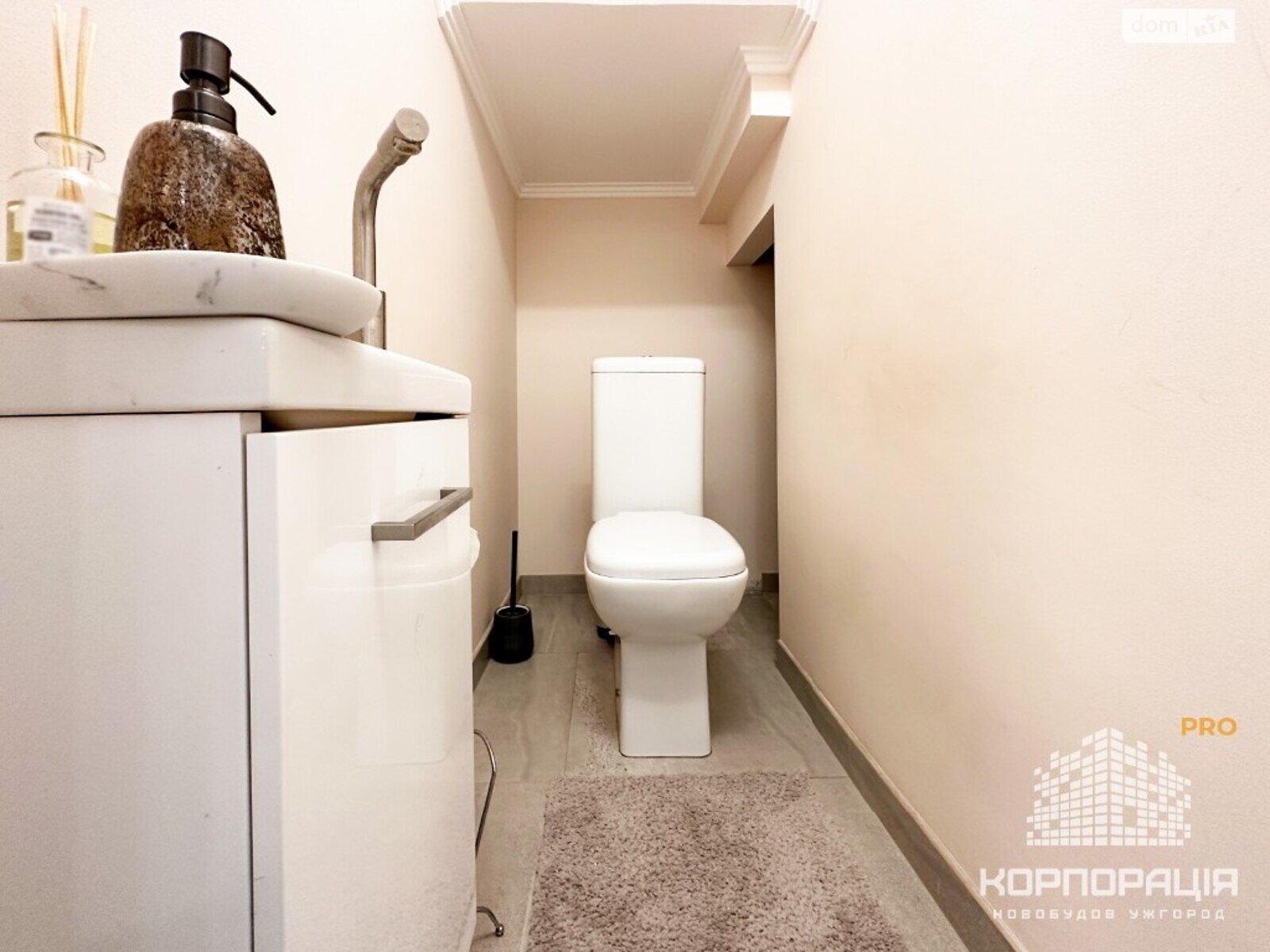 двухэтажный дом с ремонтом, 170 кв. м, кирпич. Продажа в Минае фото 1