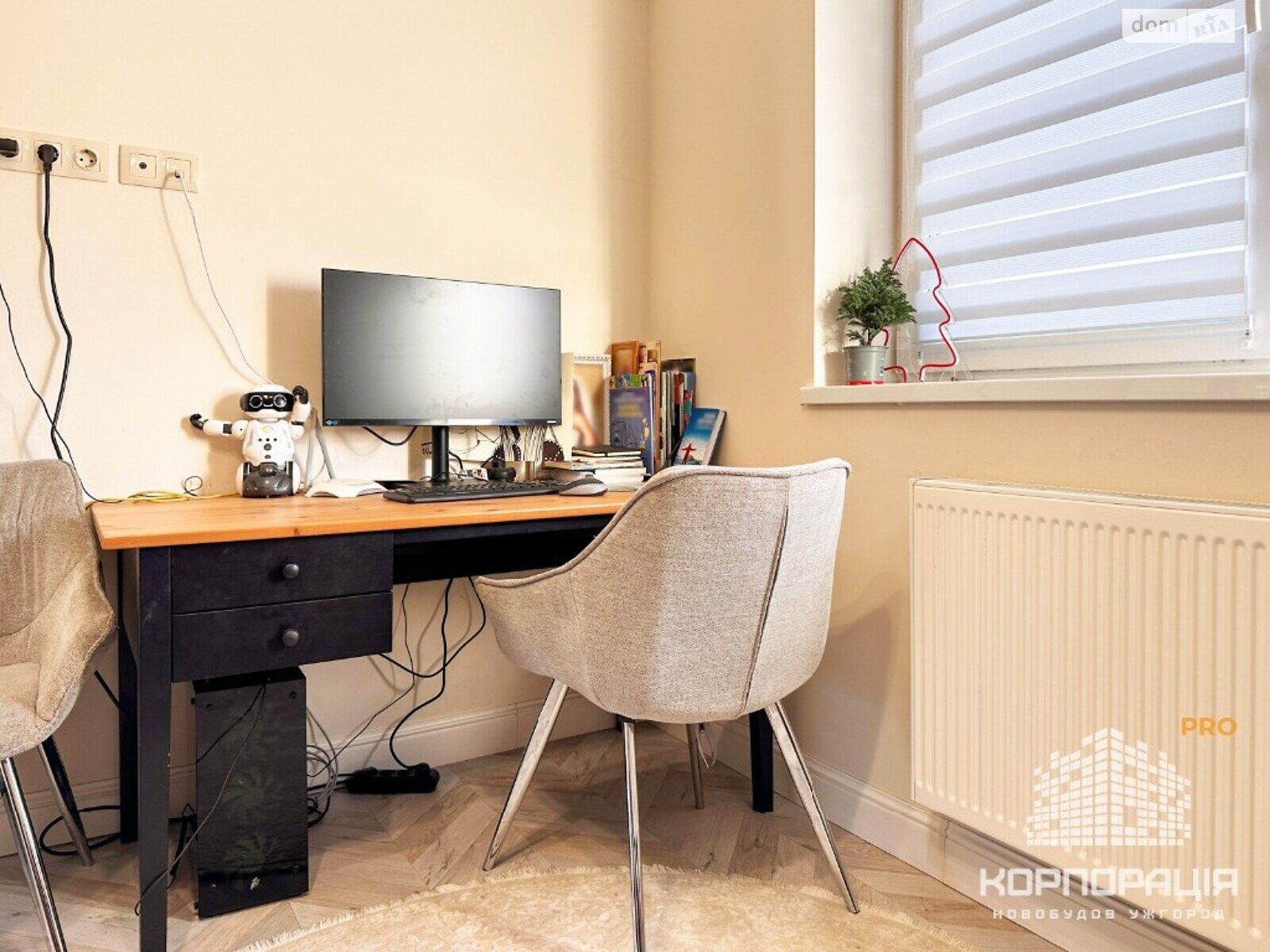 двухэтажный дом с ремонтом, 170 кв. м, кирпич. Продажа в Минае фото 1