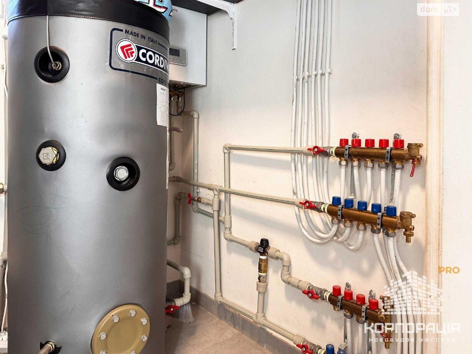 двухэтажный дом с ремонтом, 170 кв. м, кирпич. Продажа в Минае фото 1